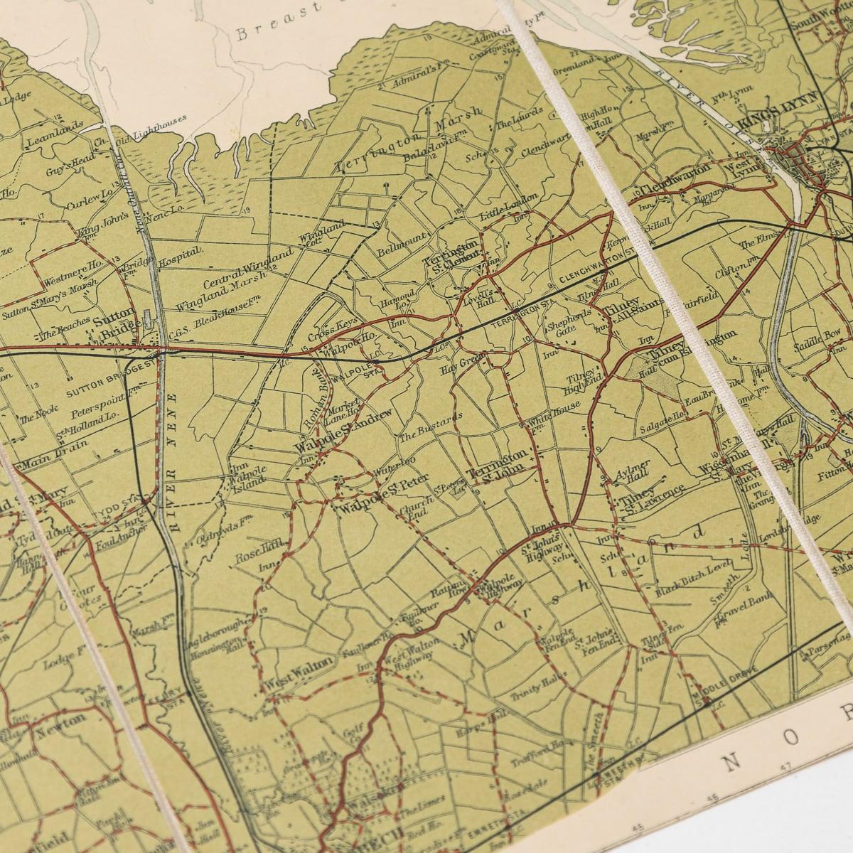 Collection de cartes de Bartholomew de Grande-Bretagne du 20e siècle avec étui en cuir, vers 1920 en vente 9