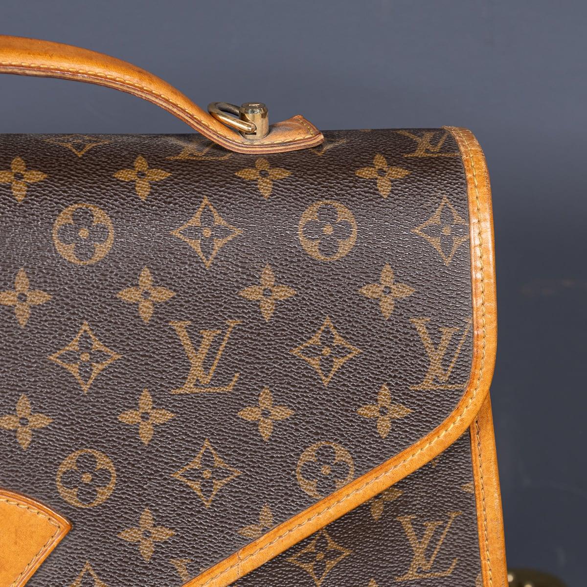Sac à main Louis Vuitton du 20e siècle en toile Monogram, fabriqué en France vers 1990 en vente 4
