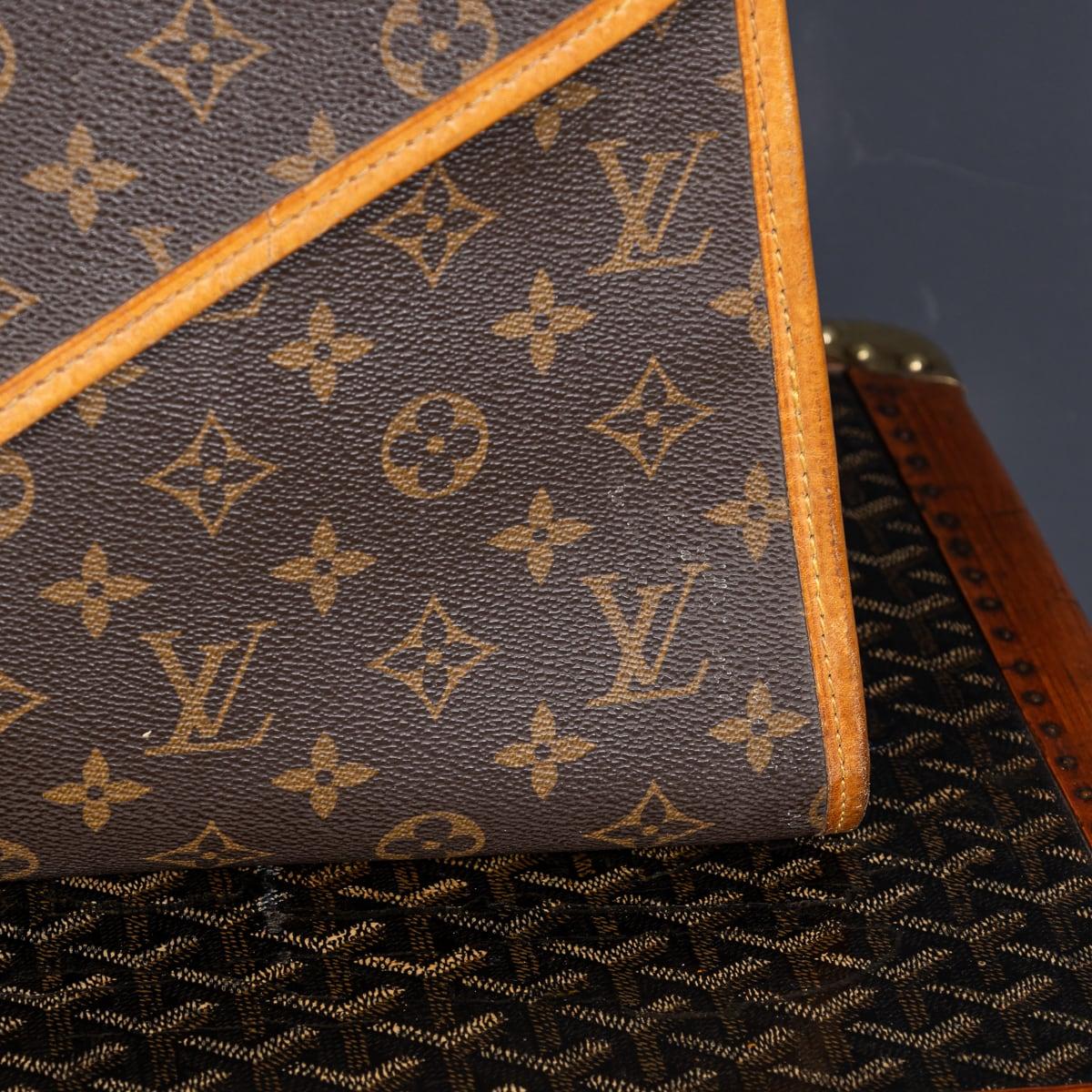 Sac à main Louis Vuitton du 20e siècle en toile Monogram, fabriqué en France vers 1990 en vente 5