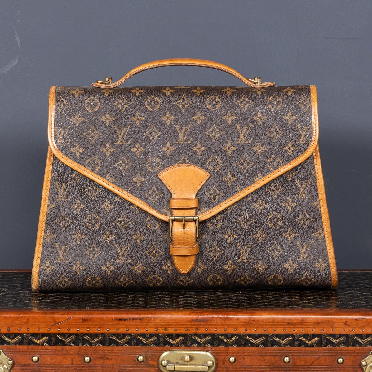 Autre Sac à main Louis Vuitton du 20e siècle en toile Monogram, fabriqué en France vers 1990 en vente