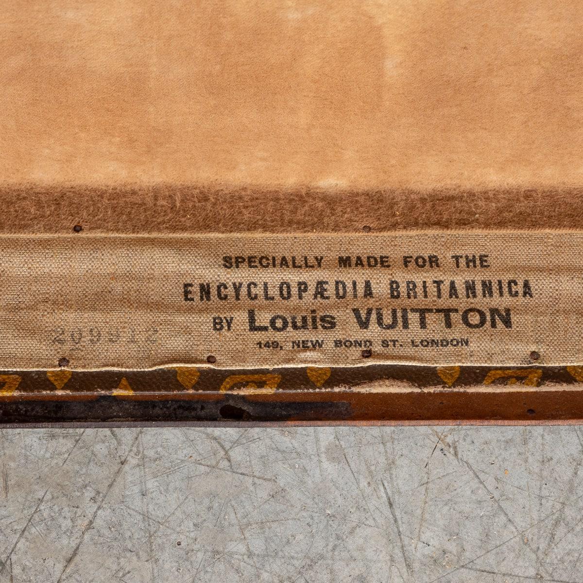 20thC Louis Vuitton Encyclopedia Britannica Trunk In Monogram Canvas c.1911 For Sale 9