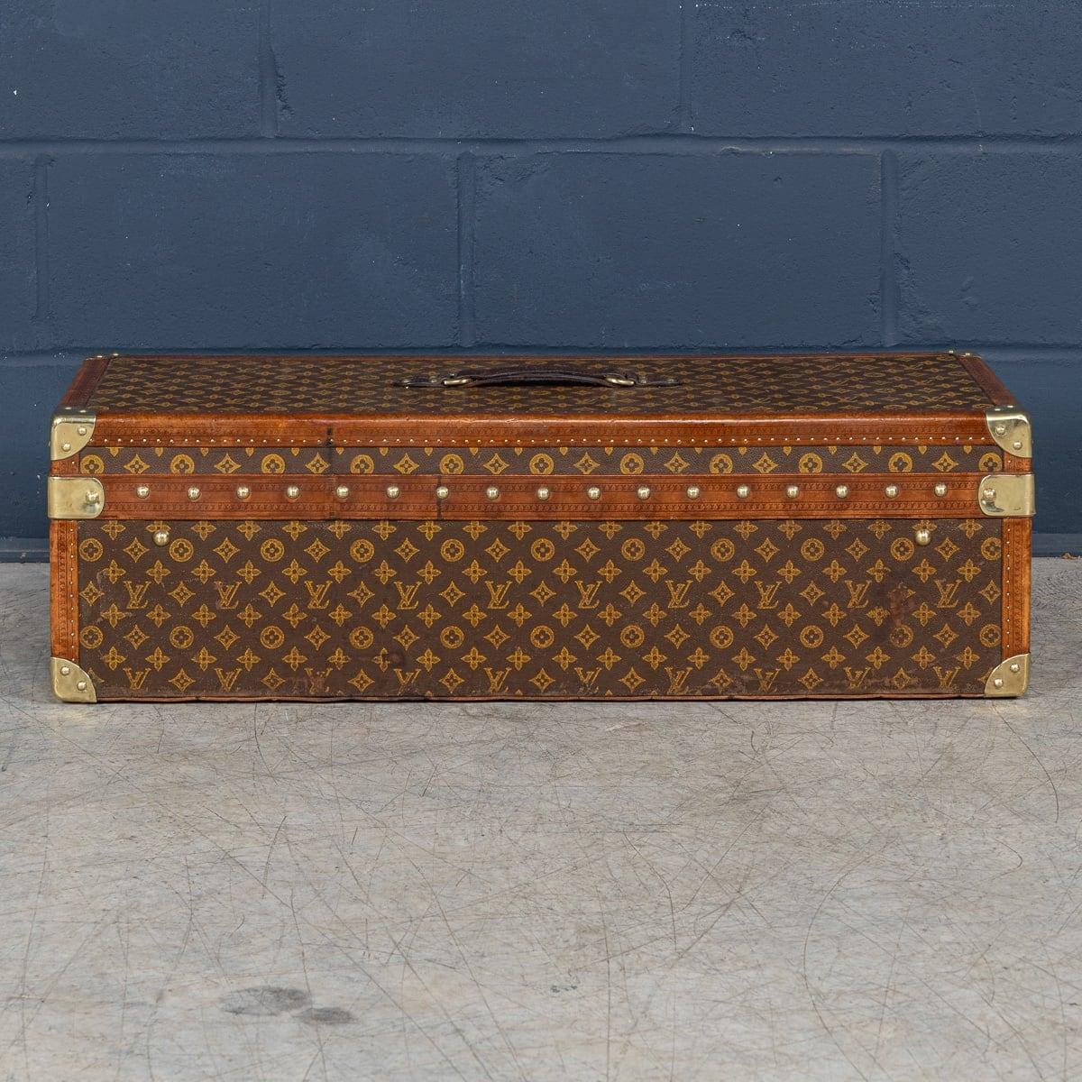 French 20thC Louis Vuitton Encyclopedia Britannica Trunk In Monogram Canvas c.1911 For Sale