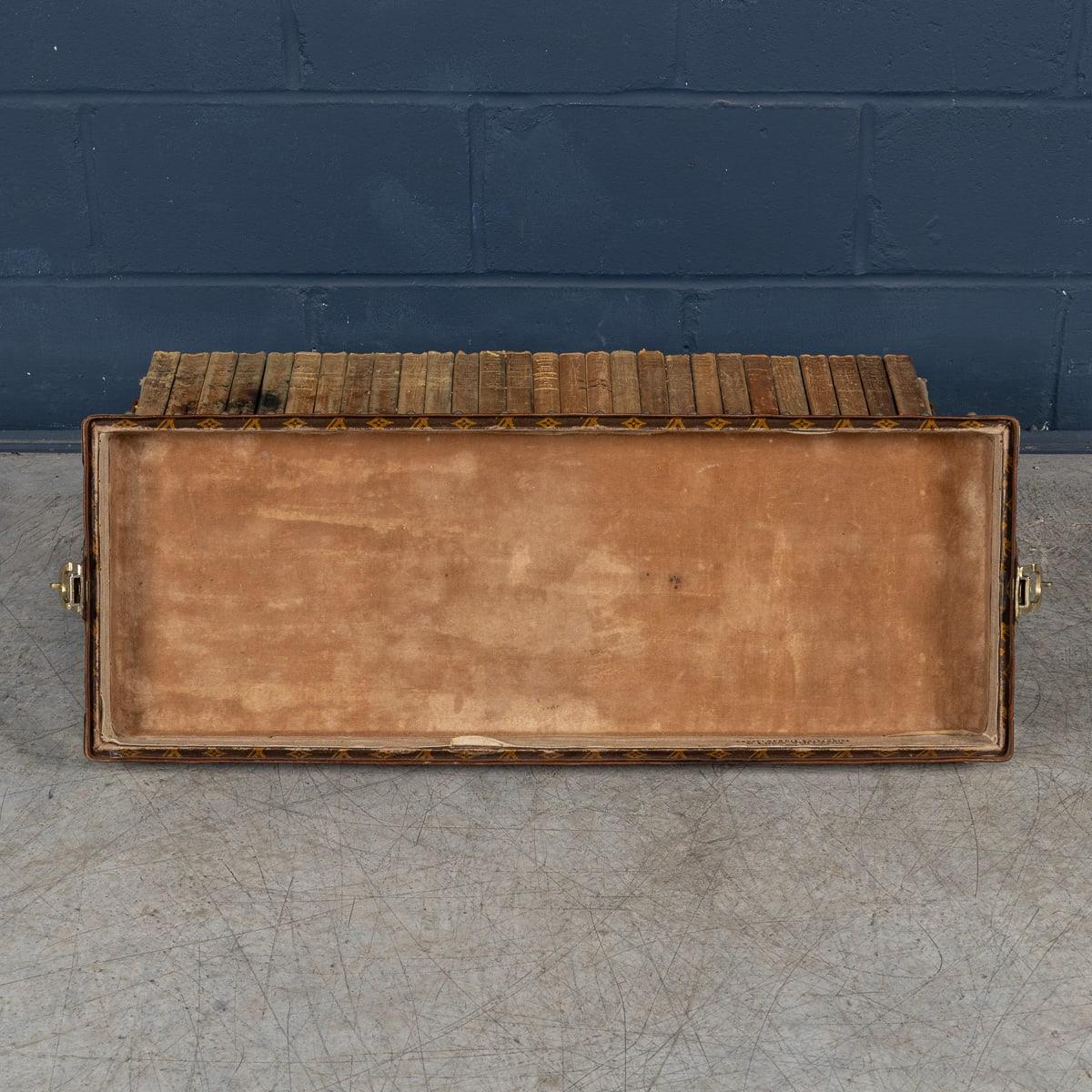 20thC Louis Vuitton Encyclopedia Britannica Trunk In Monogram Canvas c.1911 For Sale 1