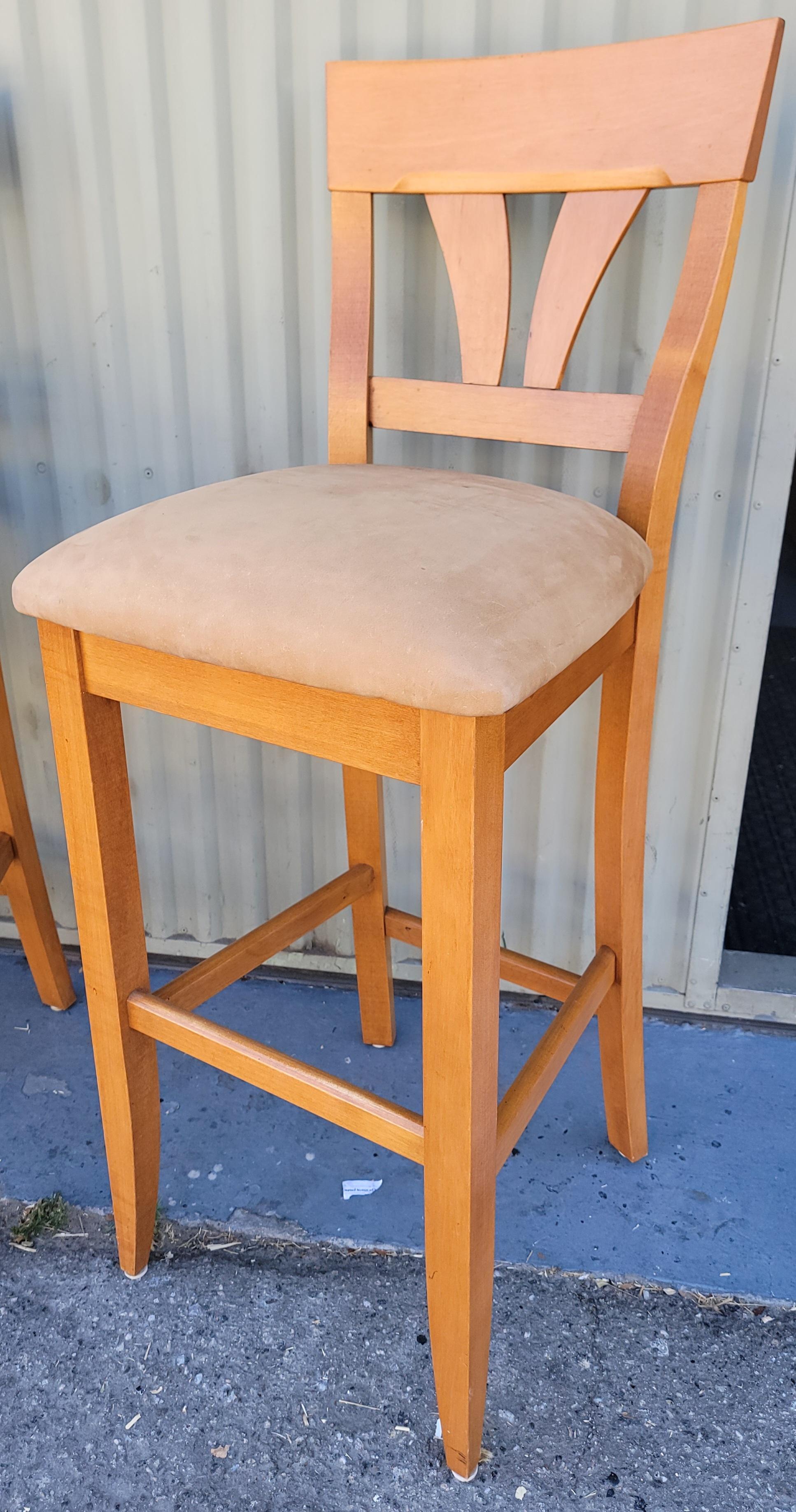 Sgabelli da bar in acero 20Thc con sedute in pelle scamosciata - Set di tre sgabelli In condizioni buone in vendita a Los Angeles, CA