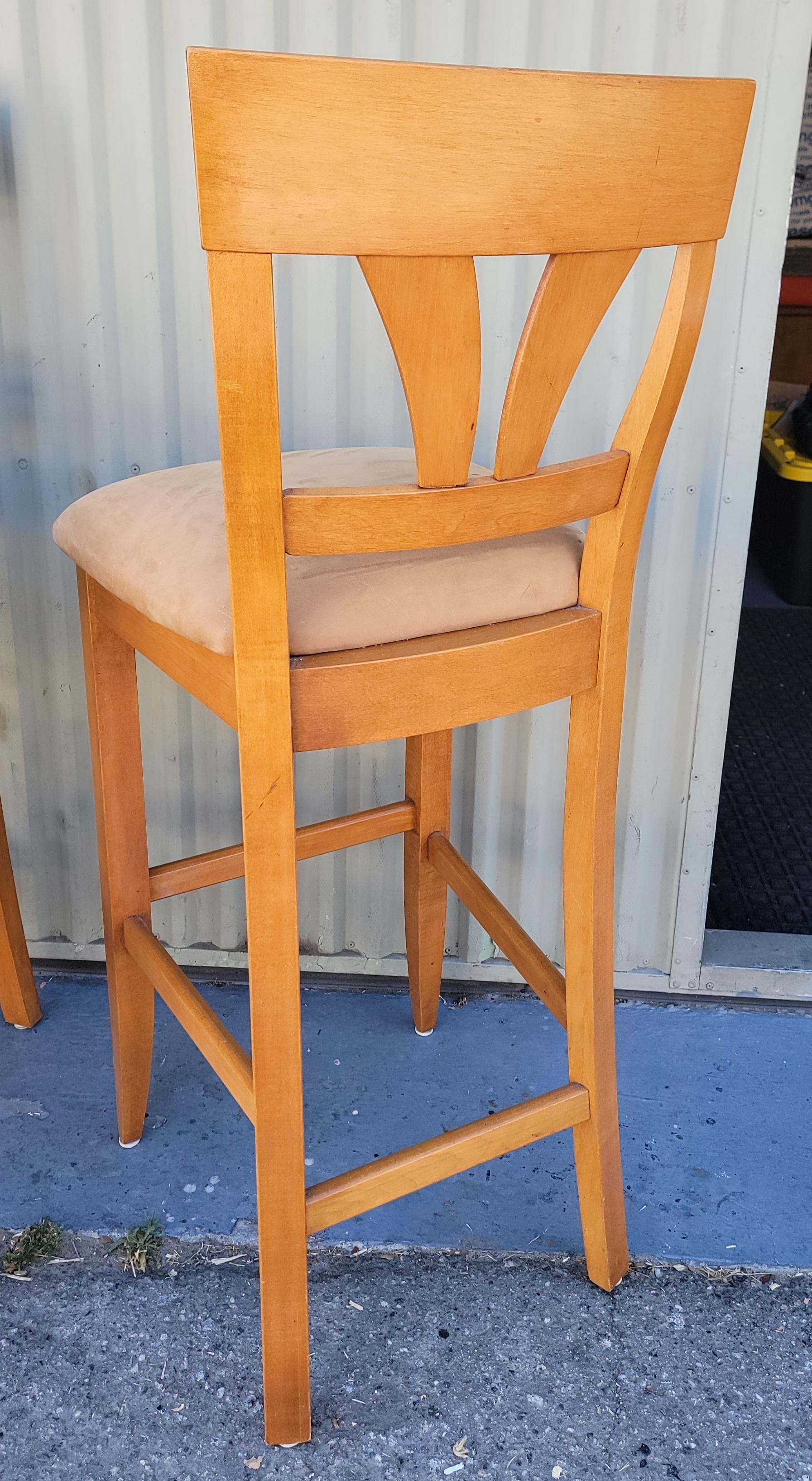 Legno Sgabelli da bar in acero 20Thc con sedute in pelle scamosciata - Set di tre sgabelli in vendita
