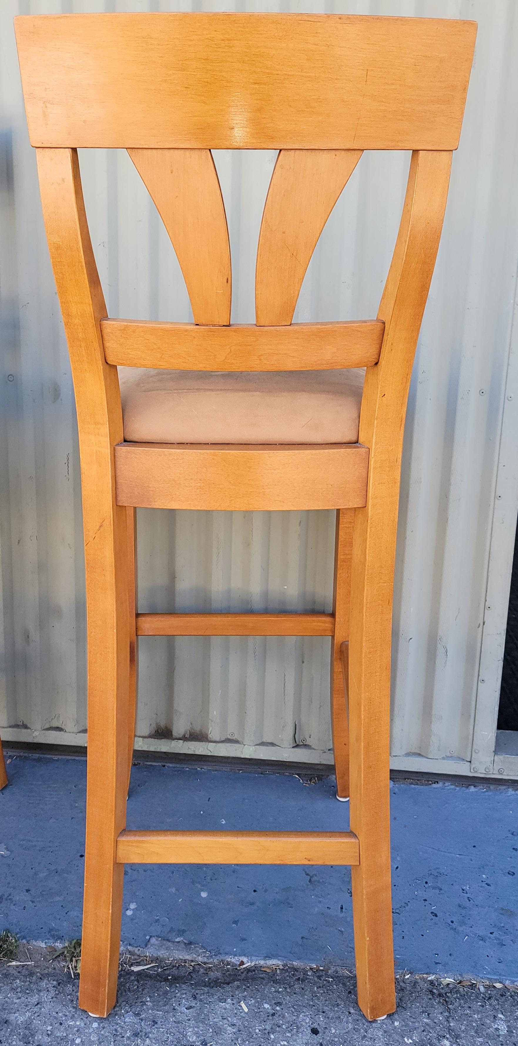 Sgabelli da bar in acero 20Thc con sedute in pelle scamosciata - Set di tre sgabelli in vendita 1