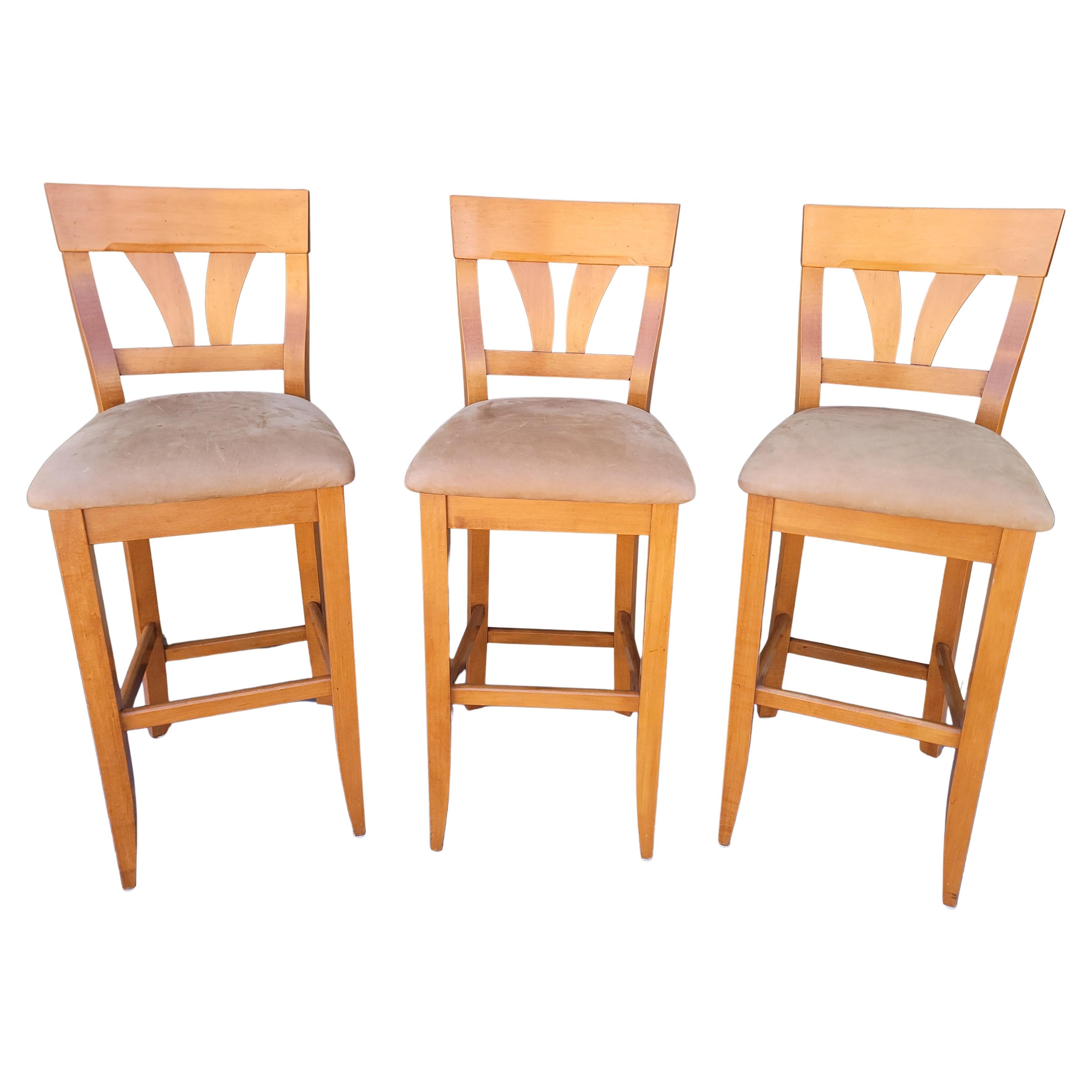 Sgabelli da bar in acero 20Thc con sedute in pelle scamosciata - Set di tre sgabelli in vendita
