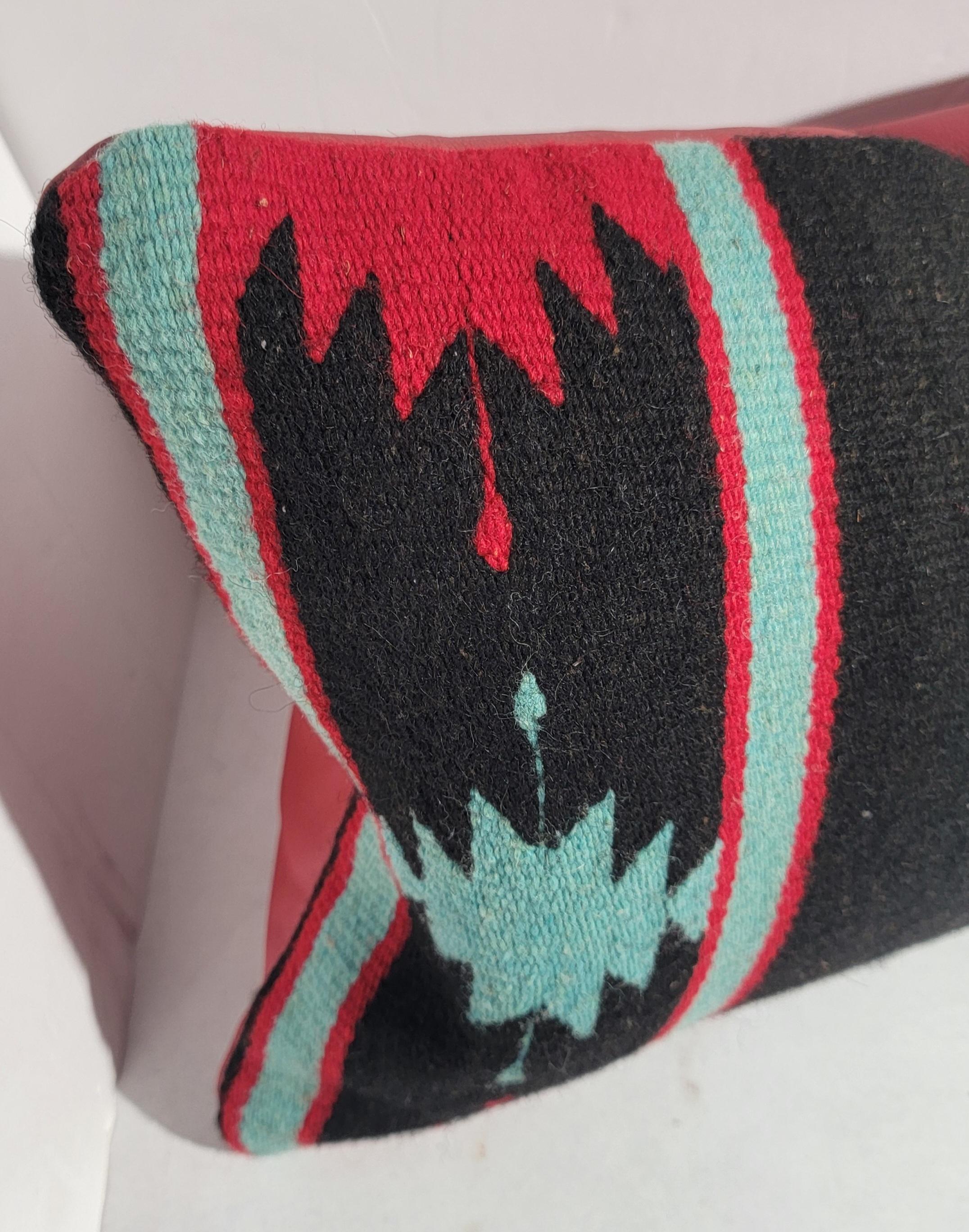 Americano Cuscino a tessitura indiana Navajo 20Thc con retro in pelle in vendita