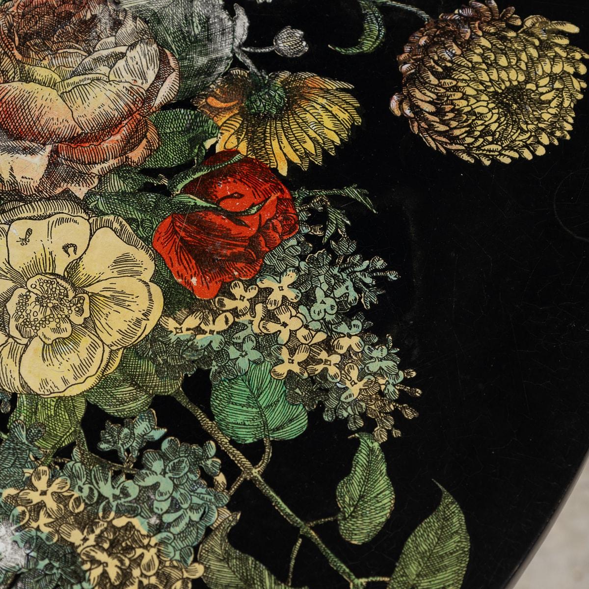 Tavolo da salotto del XX secolo con motivo floreale di Piero Fornasetti, Made in Italy 6