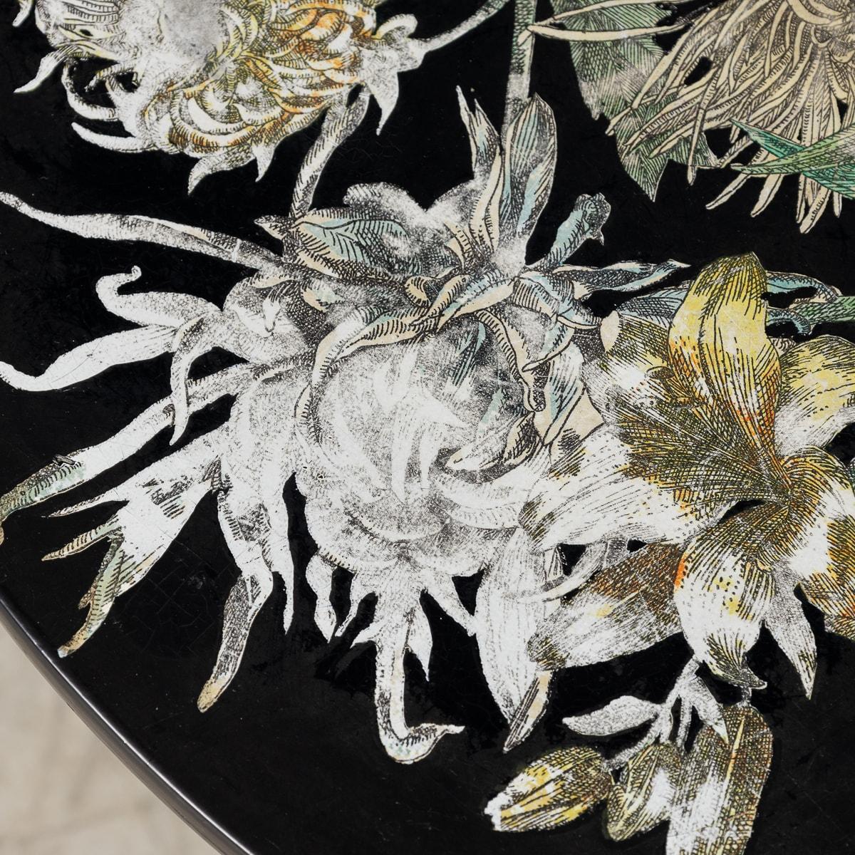 Tavolo da salotto del XX secolo con motivo floreale di Piero Fornasetti, Made in Italy 12