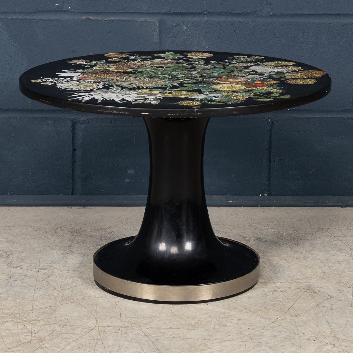 Tavolo da salotto del XX secolo con motivo floreale di Piero Fornasetti, Made in Italy In condizioni buone a Royal Tunbridge Wells, Kent