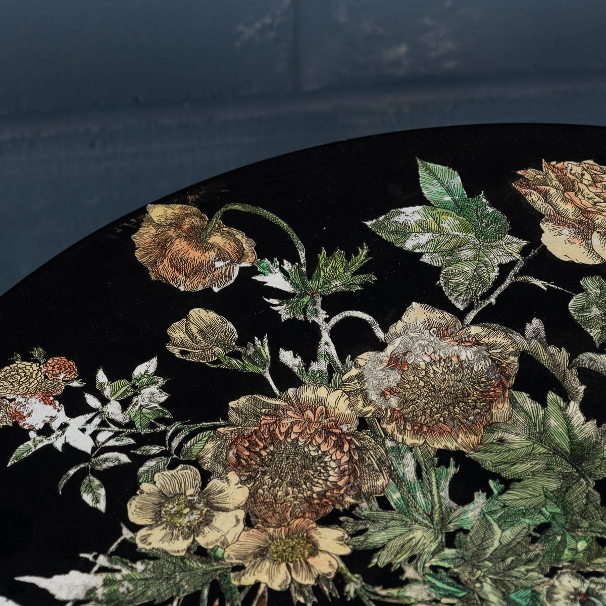 Tavolo da salotto del XX secolo con motivo floreale di Piero Fornasetti, Made in Italy 2