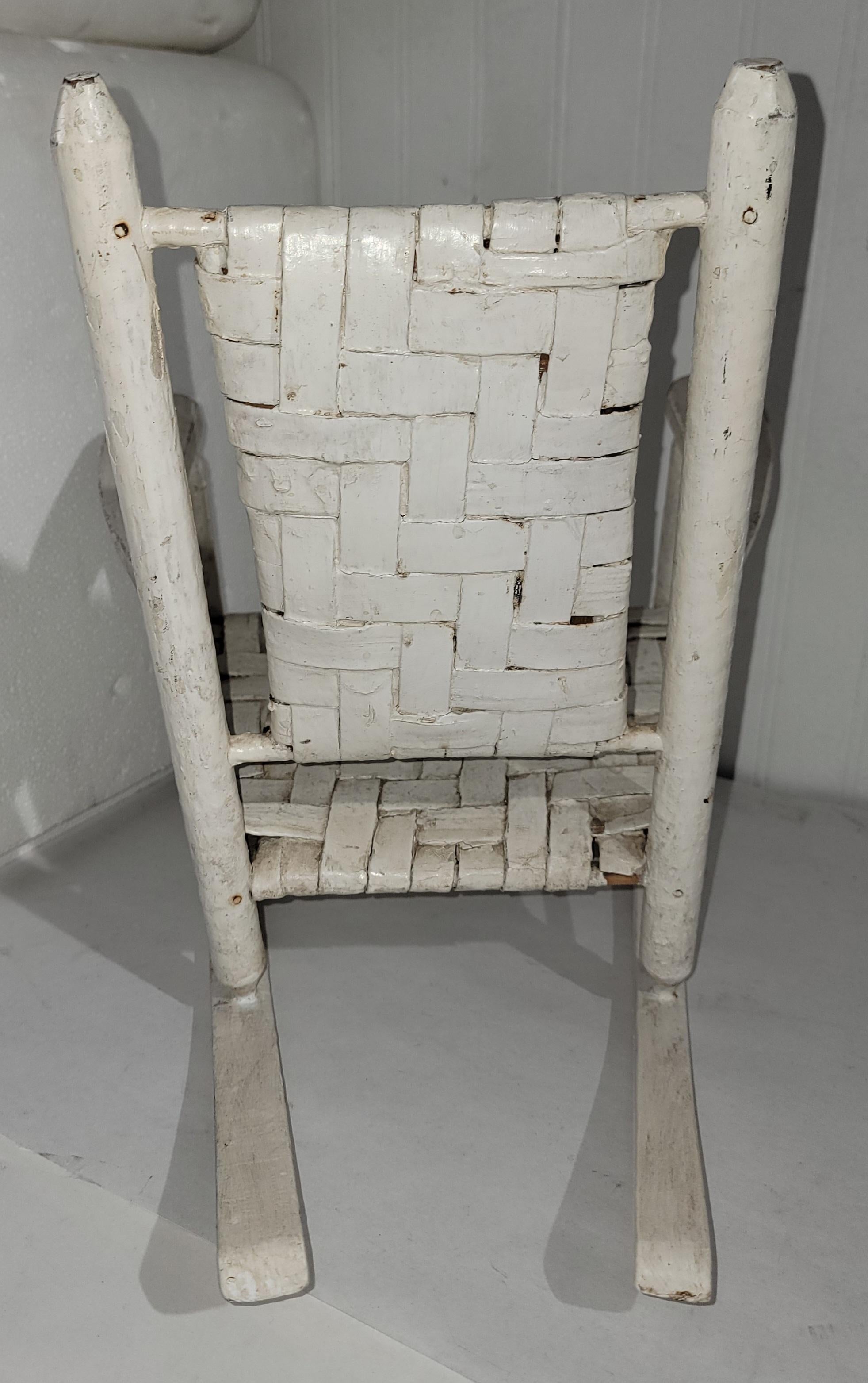 20Thc Original white painted child's toy rocking chair for a doll or teddy bear.
This is a chair in fine condition.