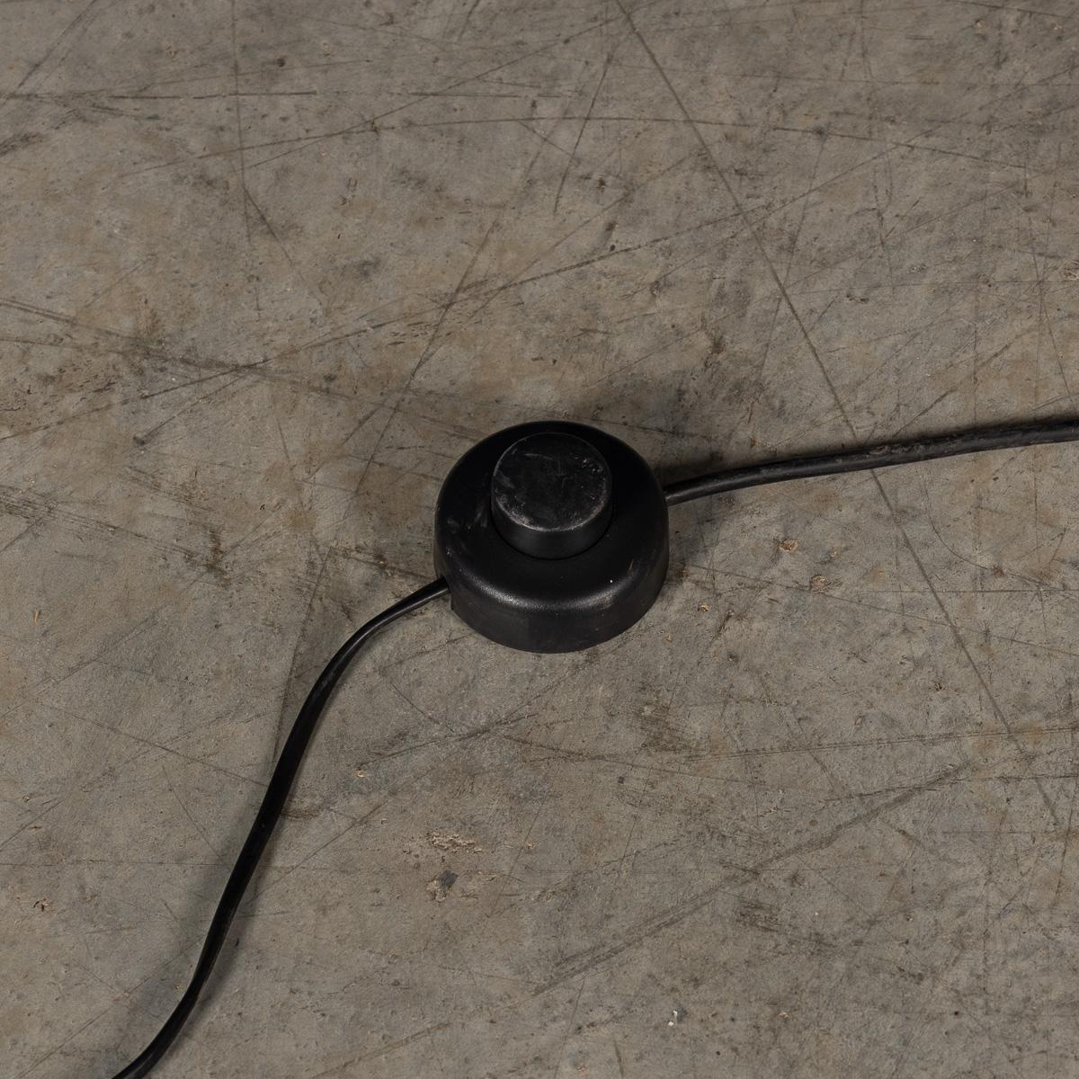 Paire de lampadaires italiens AT&T du 20e siècle par Guglielmo Berchicci pour Kundalini en vente 5