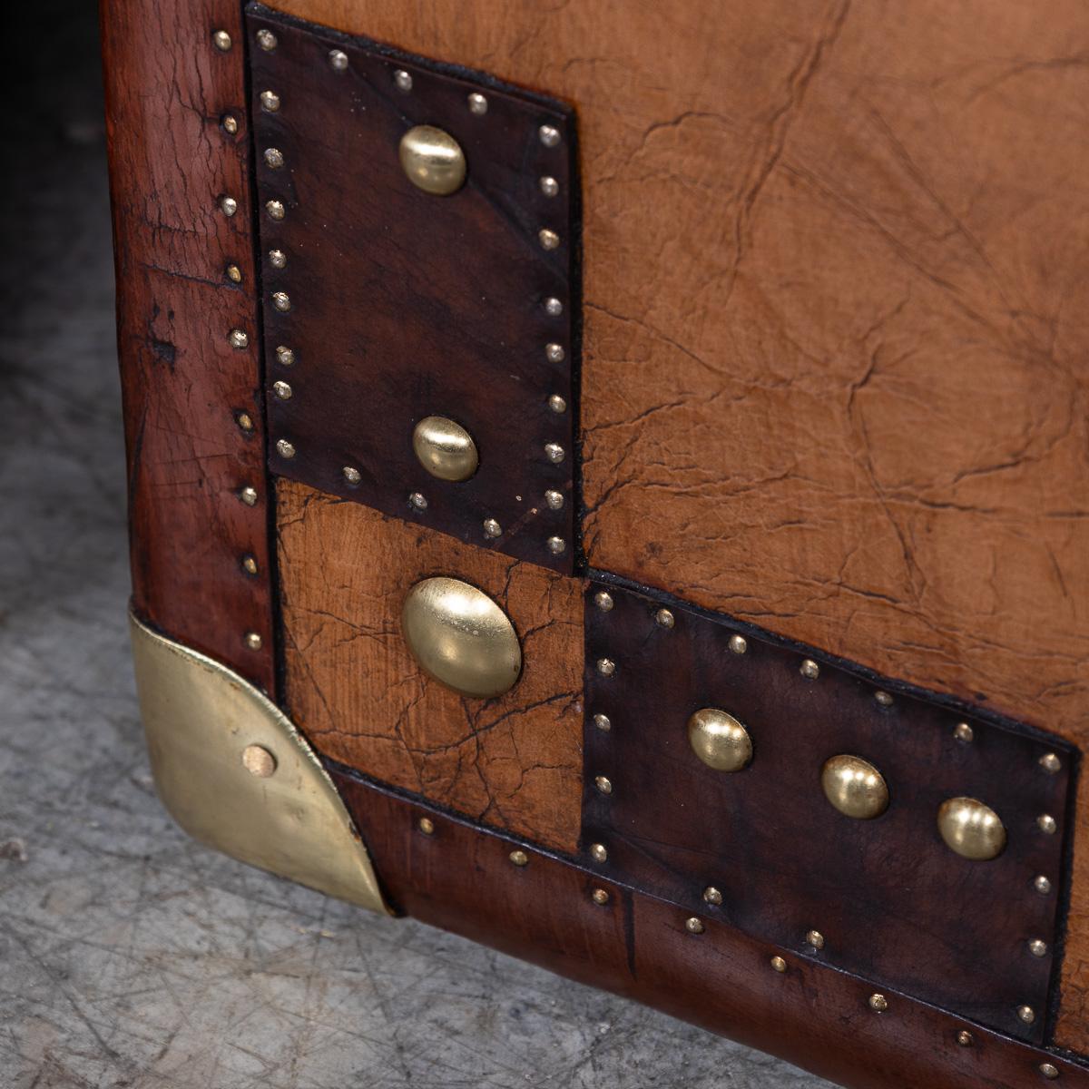 20thC Pair Of Leather Clad English Army / Navy Style Trunks For Sale 13