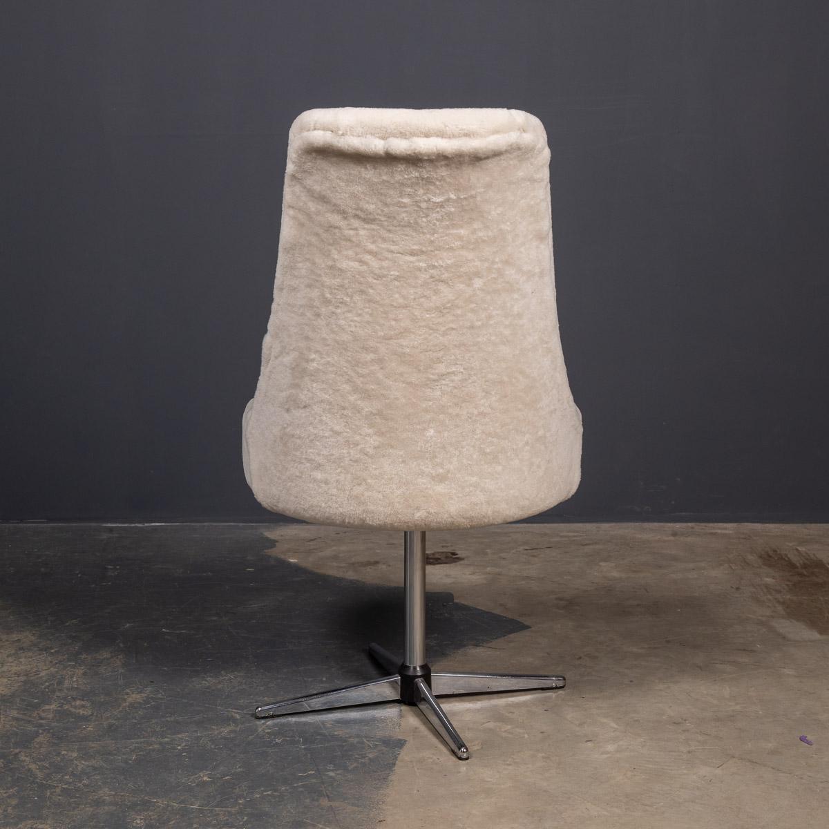 20thC Pair of Swivel Chairs in Natural Shearling, c.1970 4