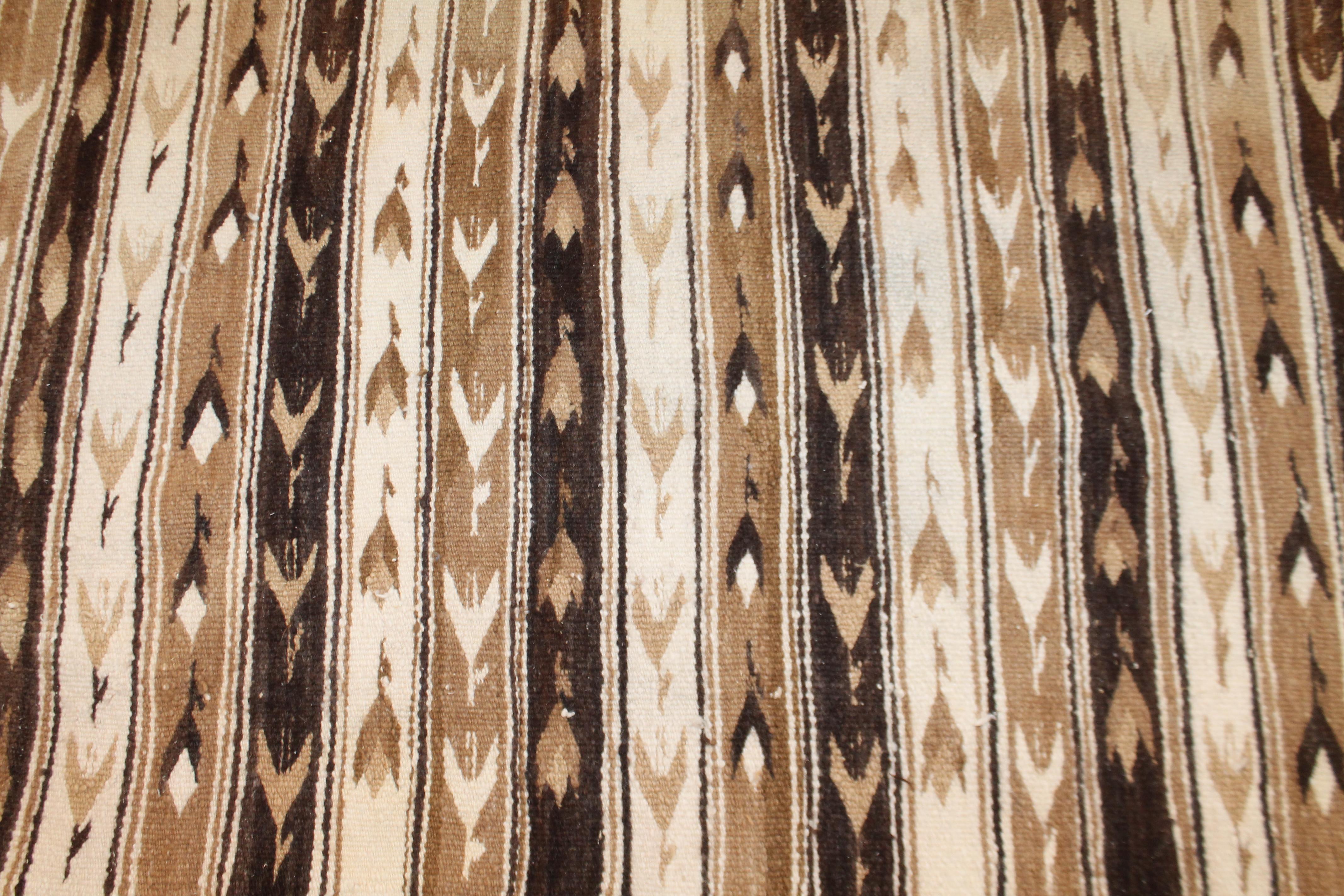 This fine handwoven Peruvian weaving has the original fringe and is in fine condition.