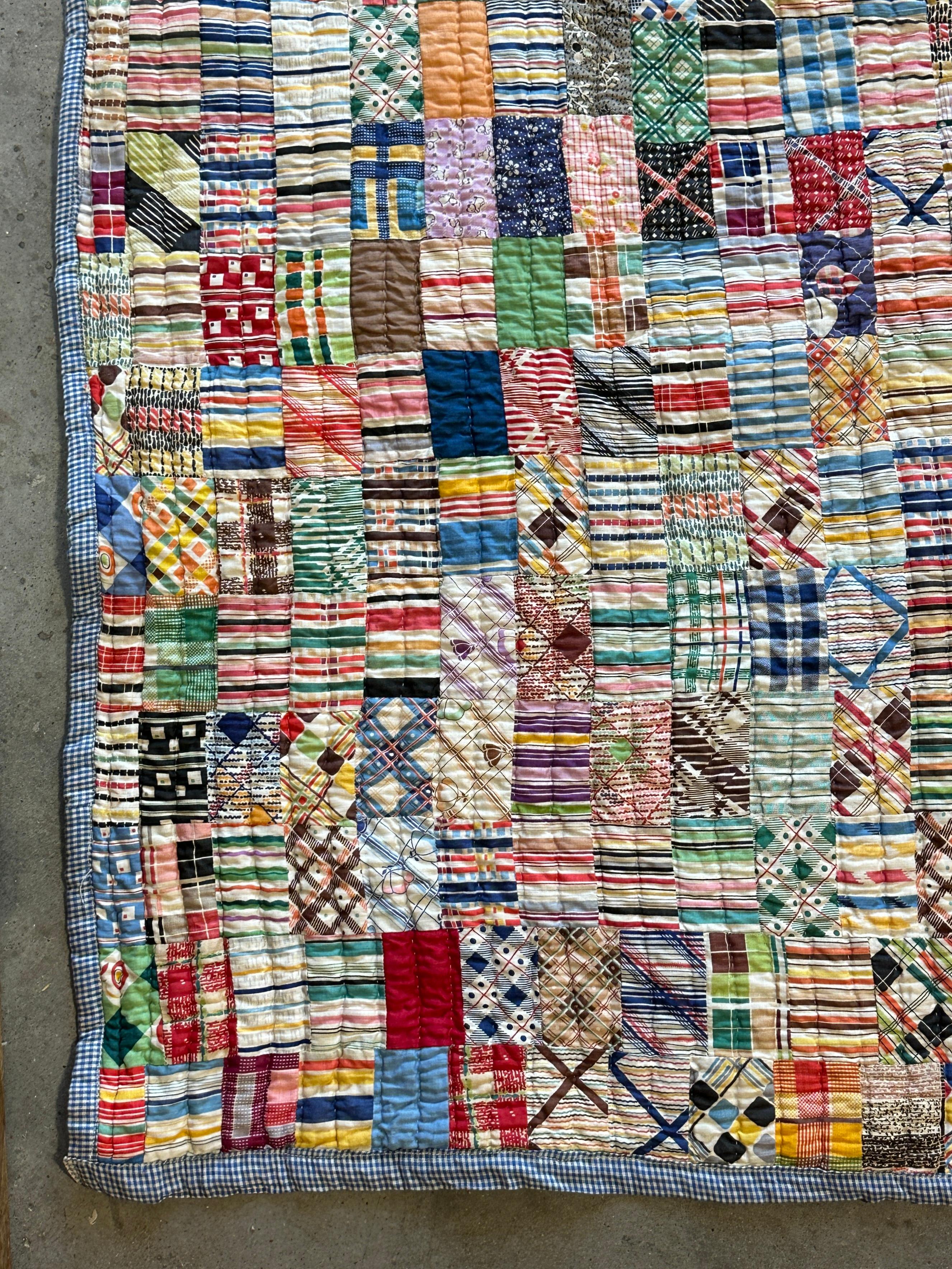 20Thc Small Pieced Patchwork Quilt In Good Condition For Sale In Los Angeles, CA