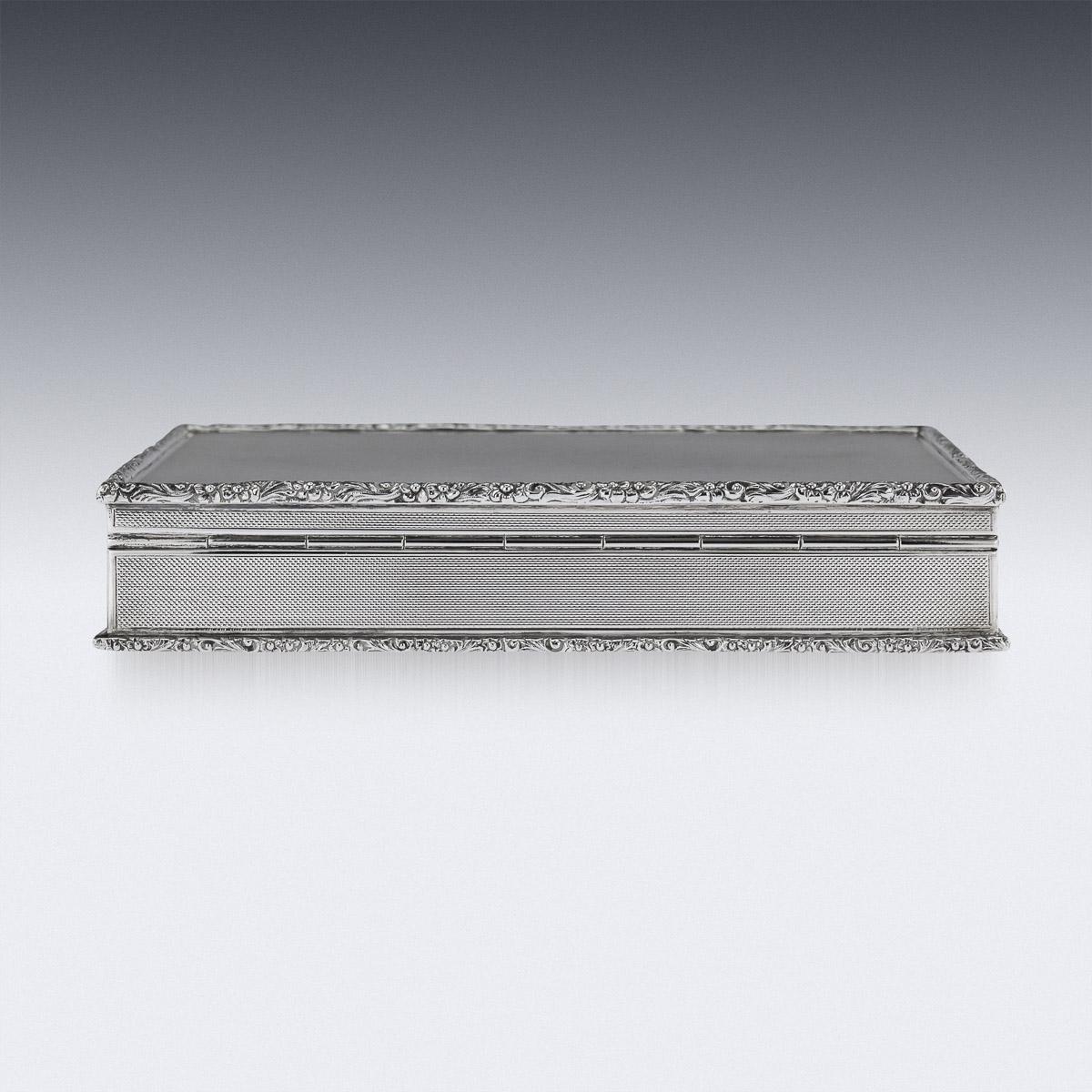 Sterling Silver 20th Century Solid Silver Cigar Box by Richard Comyns, circa 1960 For Sale