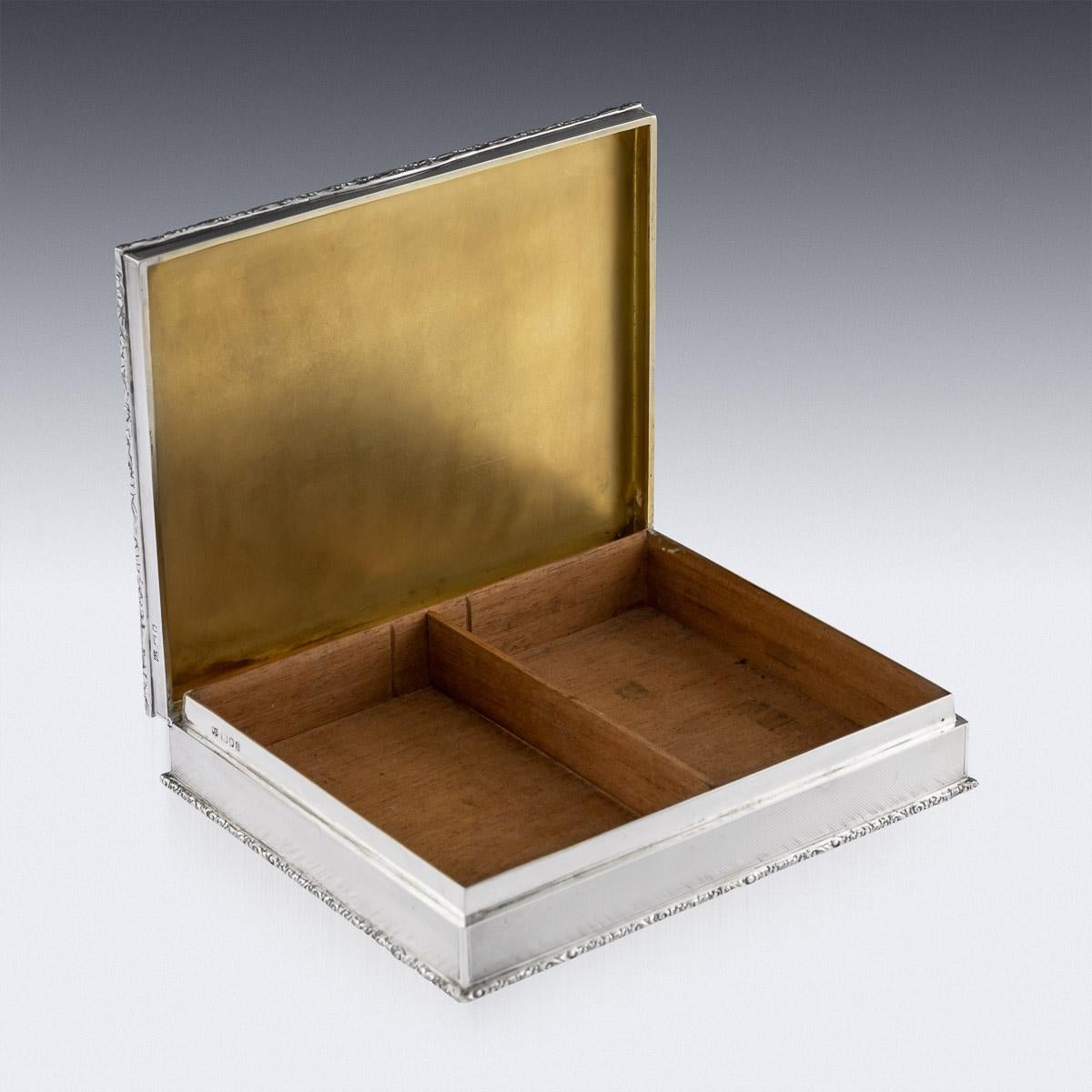 20th Century Solid Silver Cigar Box by Richard Comyns, circa 1960 For Sale 2