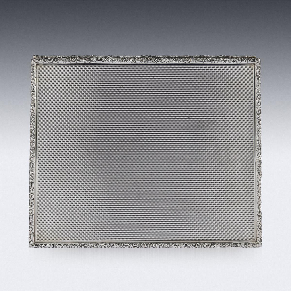 20th Century Solid Silver Cigar Box by Richard Comyns, circa 1960 For Sale 5