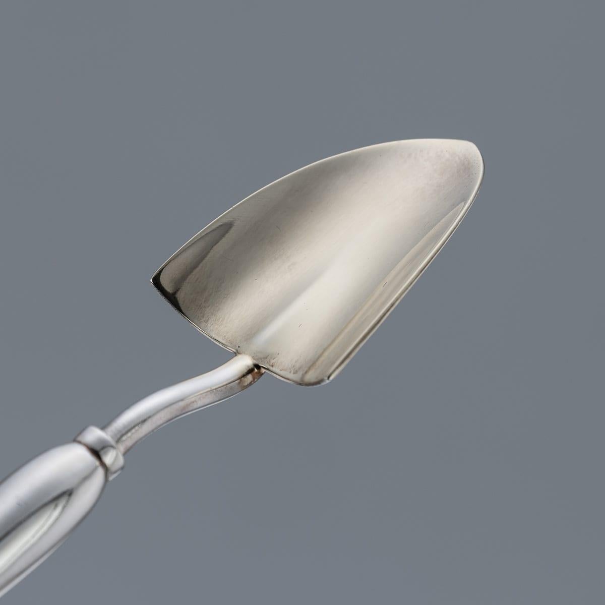 Service à condiments « Gardenning » de cinq pièces en argent massif du 20e siècle, Garrard, vers 1994 en vente 12