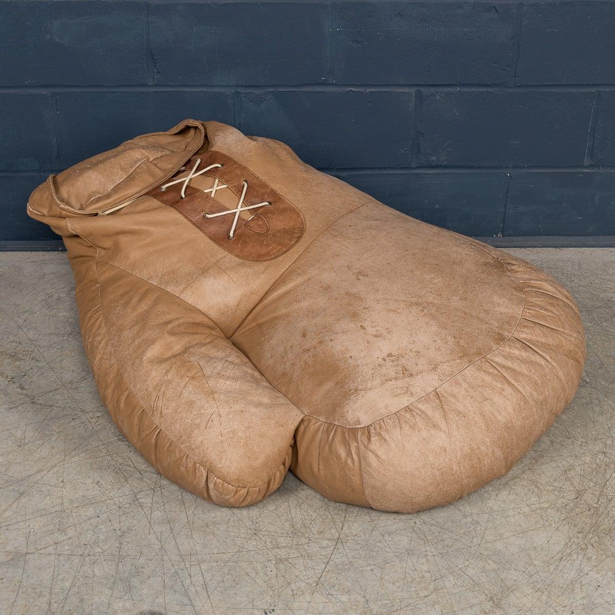 Guantone da boxe svizzero del XX secolo di Susiand Ueli Berger per De Sede c.C. In condizioni buone in vendita a Royal Tunbridge Wells, Kent