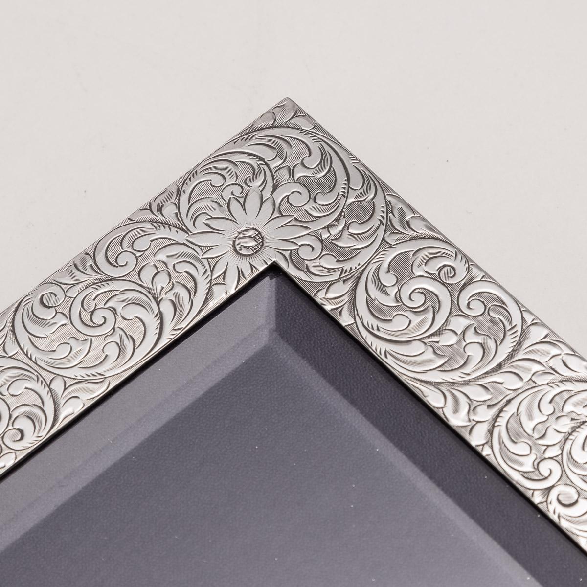 20° secolo Tiffany & Co. Grande portafoto in argento massiccio, circa 1908 1