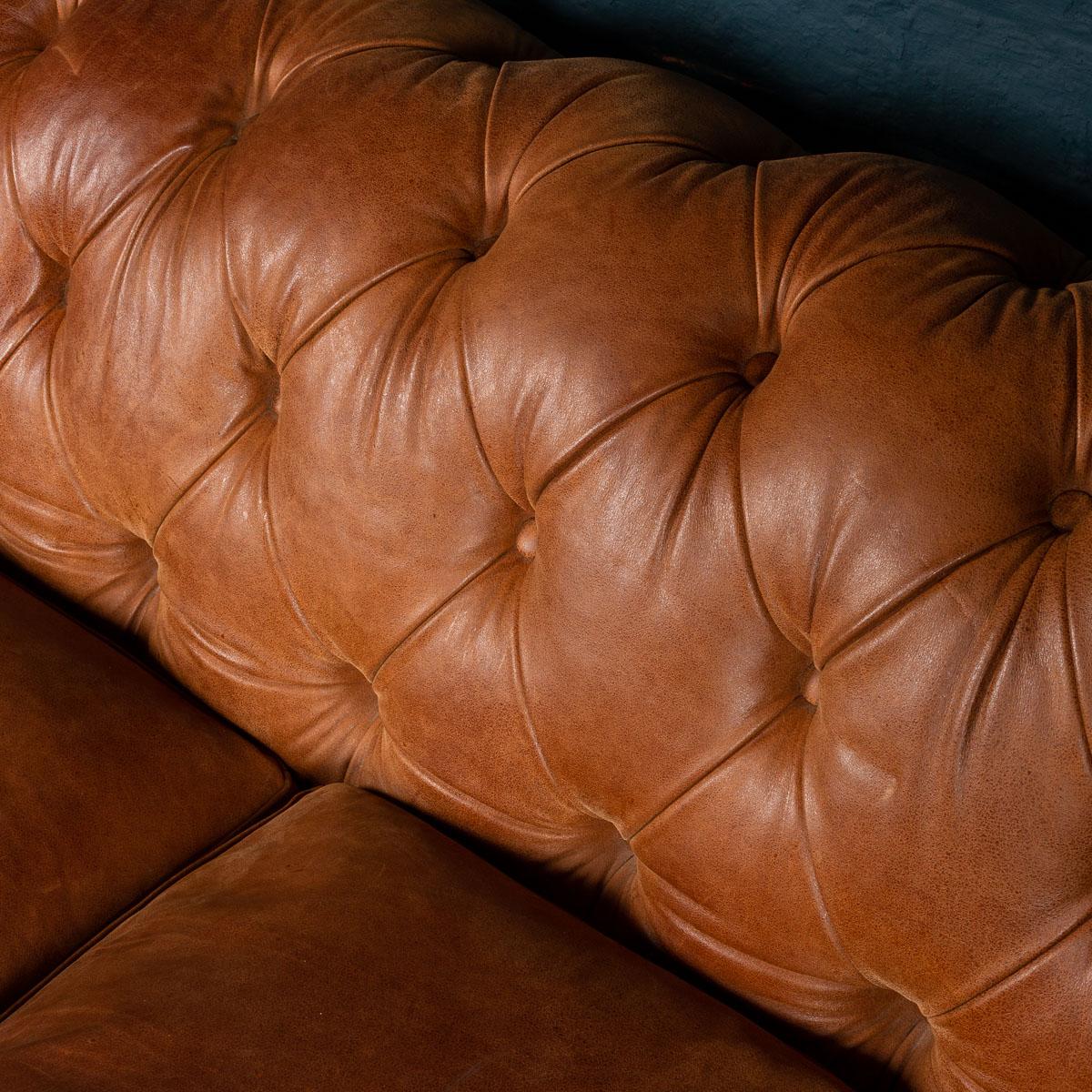 20th Century Two-Seat Tetrad Chesterfield Leather Sofa with Button Down Seats 3