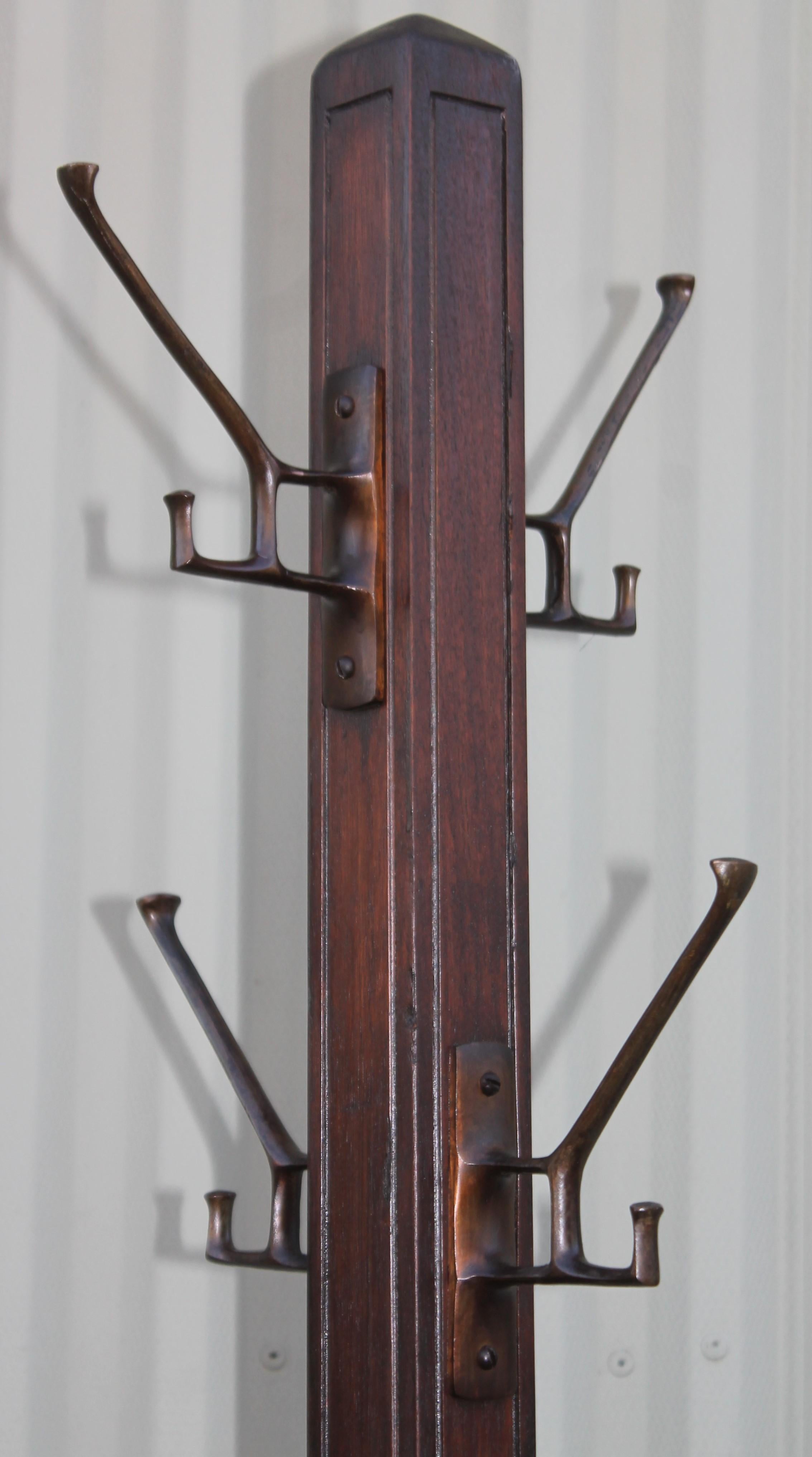 20Thc Walnut arts and crafts with all original hardware. The coat rack is in fine condition.