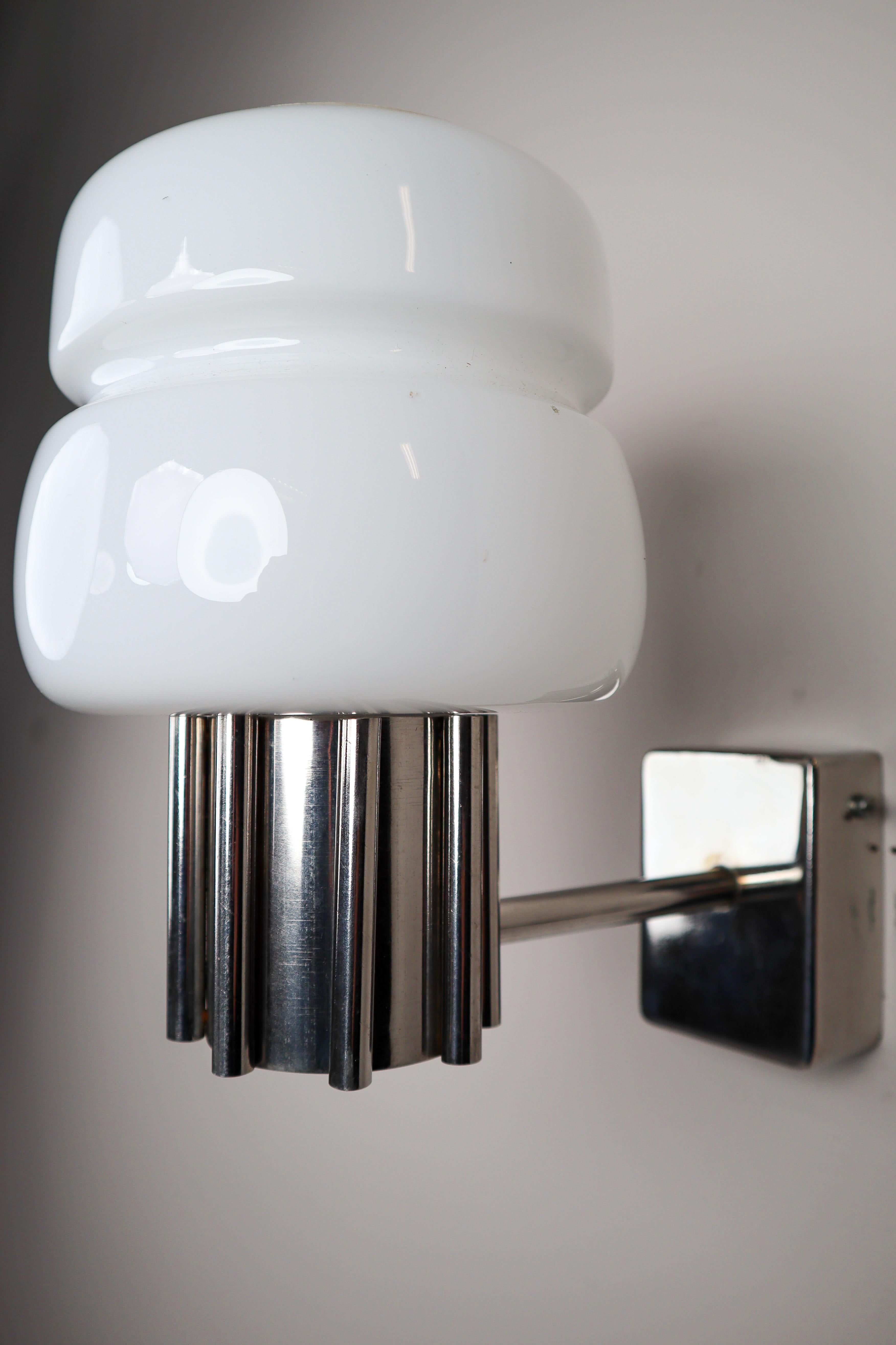 20 Mid-Century Modern Wall Lights Sconces Opaline Glass and Steel, Italy, 1970s In Good Condition In Almelo, NL