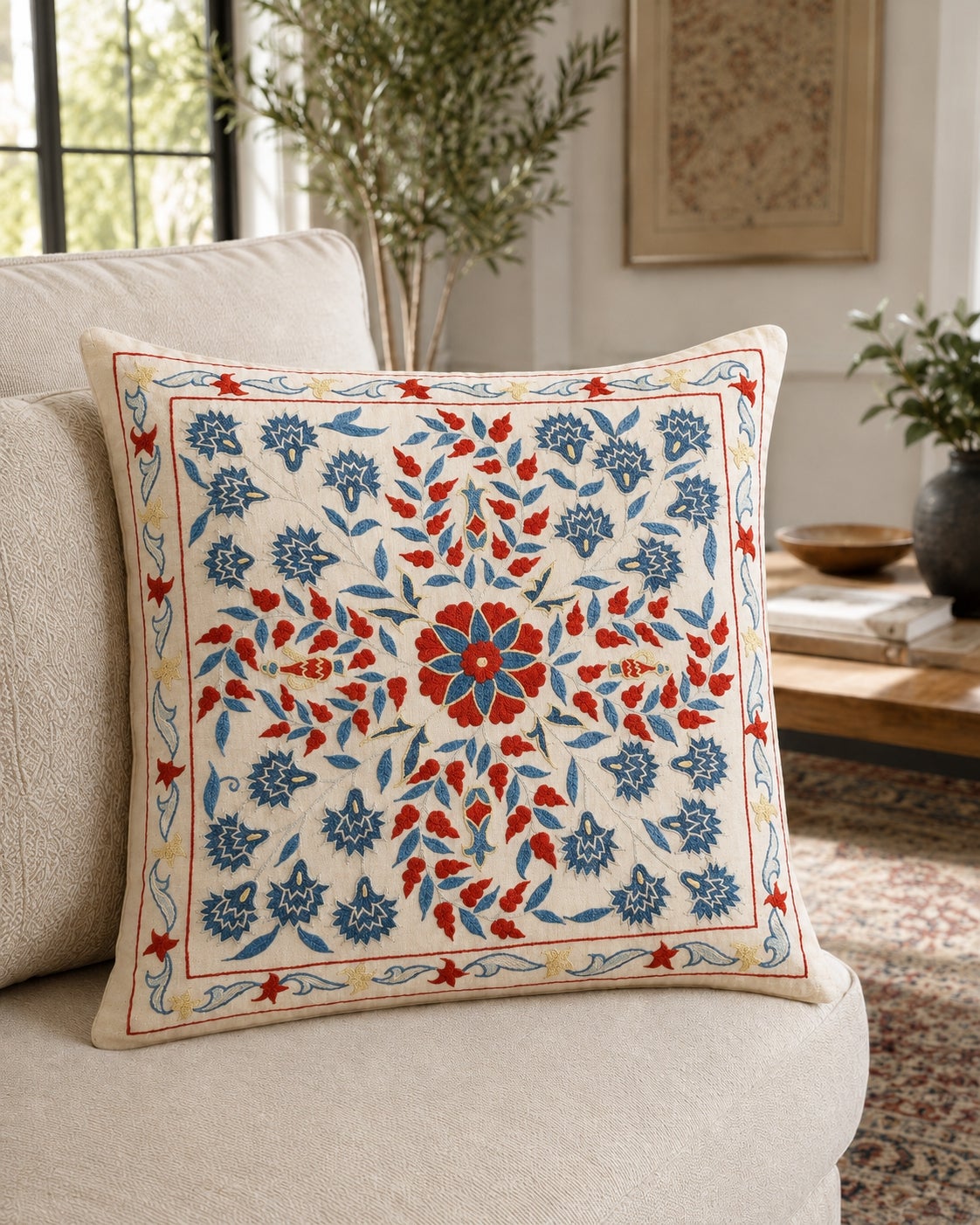20"x20" 100% Silk Cushion Cover. Embroidered Accent Pillow. New Throw Pillow For Sale