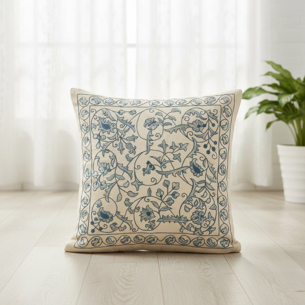 Housse d
oreiller brodée 20 "x20". Décoration intérieure Boho
Chic. Housse de coussin tout en soie