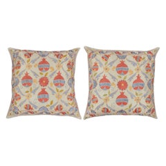 SET DI 2 - Fodere per cuscini d'accompagnamento in 100% seta. Copricuscini ricamati