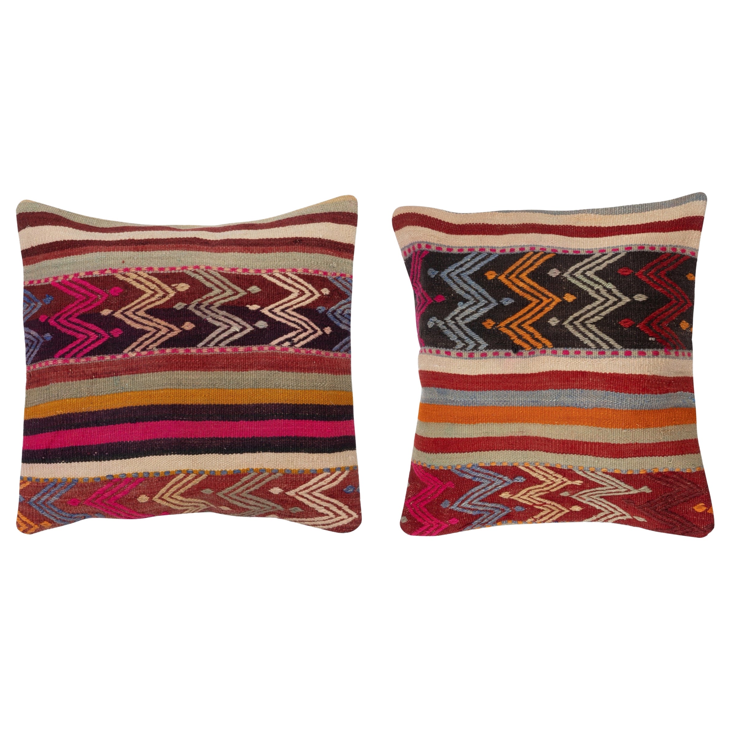 20 "x20" SET DI 2 - Copricuscini Kilim tessuti a mano. Una coppia di copricuscini in pizzo