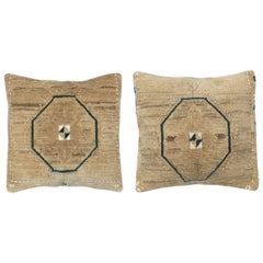 20 "x20" SET OF 2 - Housses de coussin beige faites à la main. Une paire de housses d
oreiller en dentelle