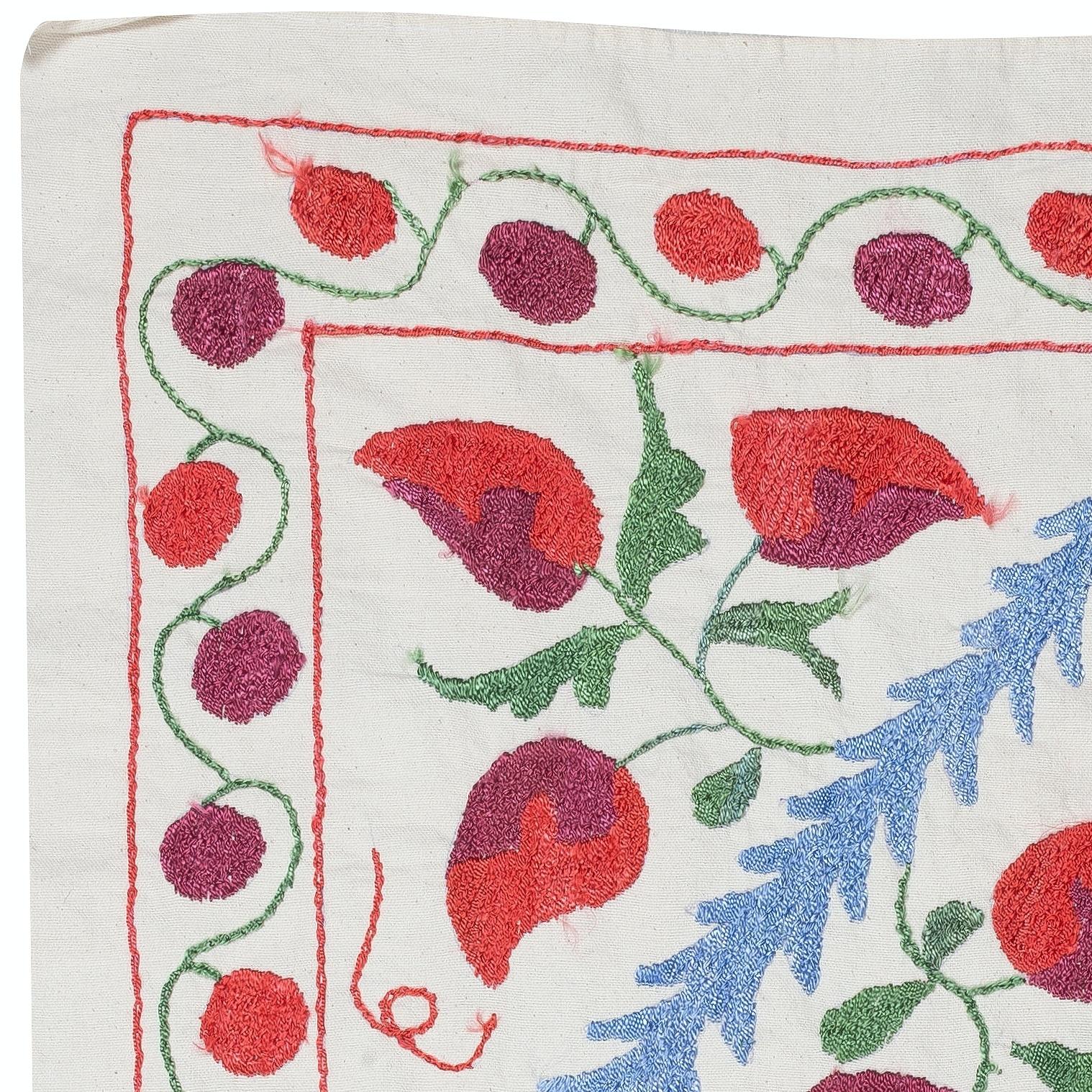 Hand-Embroidered 100% Cotton New Suzani Fabric Wall Hanging – Timeless Textile Art
Experience the beauty of Central Asia craftsmanship with this exquisite hand-embroidered 100% cotton Suzani textile, a true testament to centuries-old artistry.