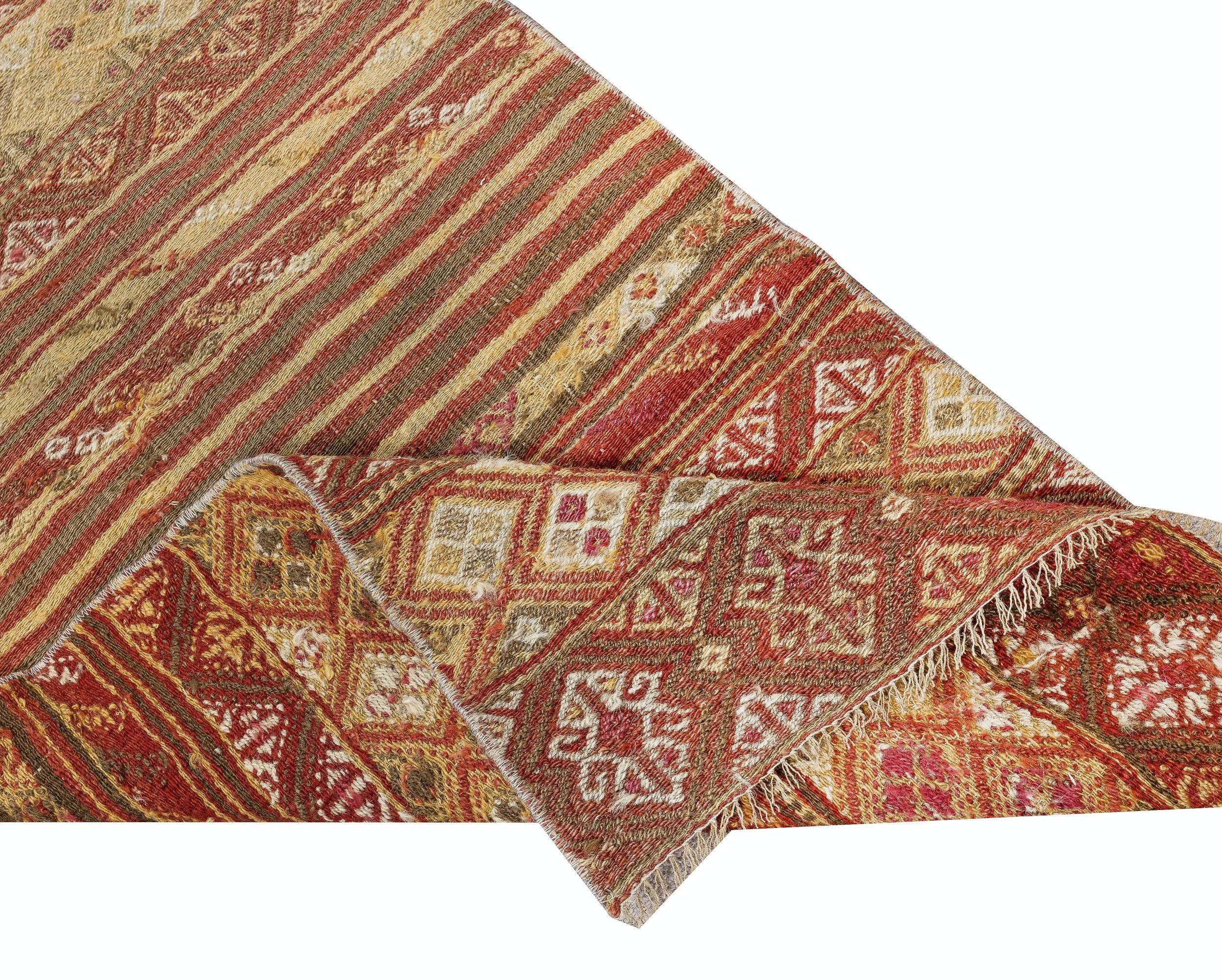 Handgefertigter Küchen-Läufer aus Kelim. 100 % Wolle. 20x67. Vintage FlatWeave Flurteppich (Türkisch) im Angebot