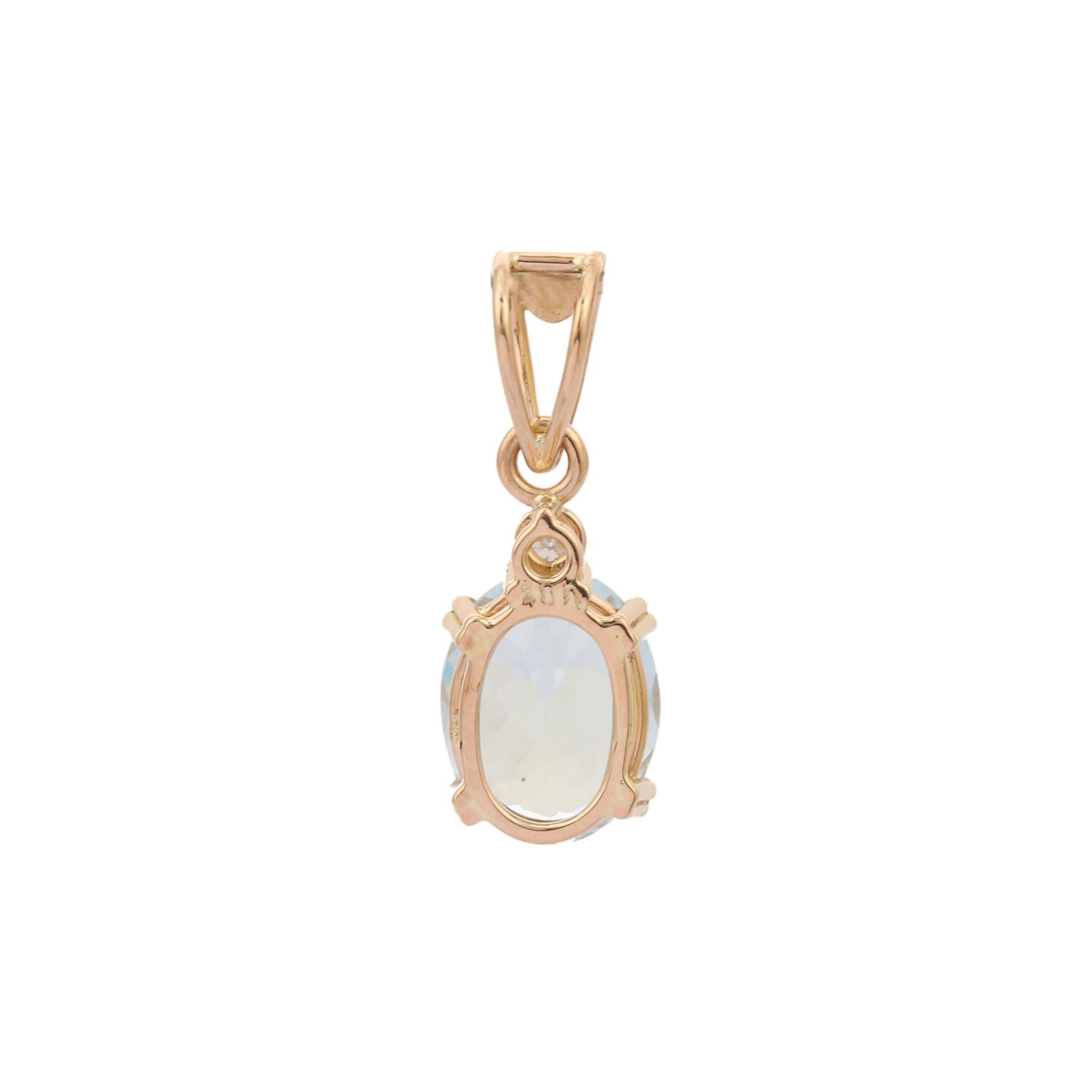 Oval Cut 2.1 Carat Aquamarine Diamond Pendant 18k Yellow Gold, Friendsgiving Gift For Sale