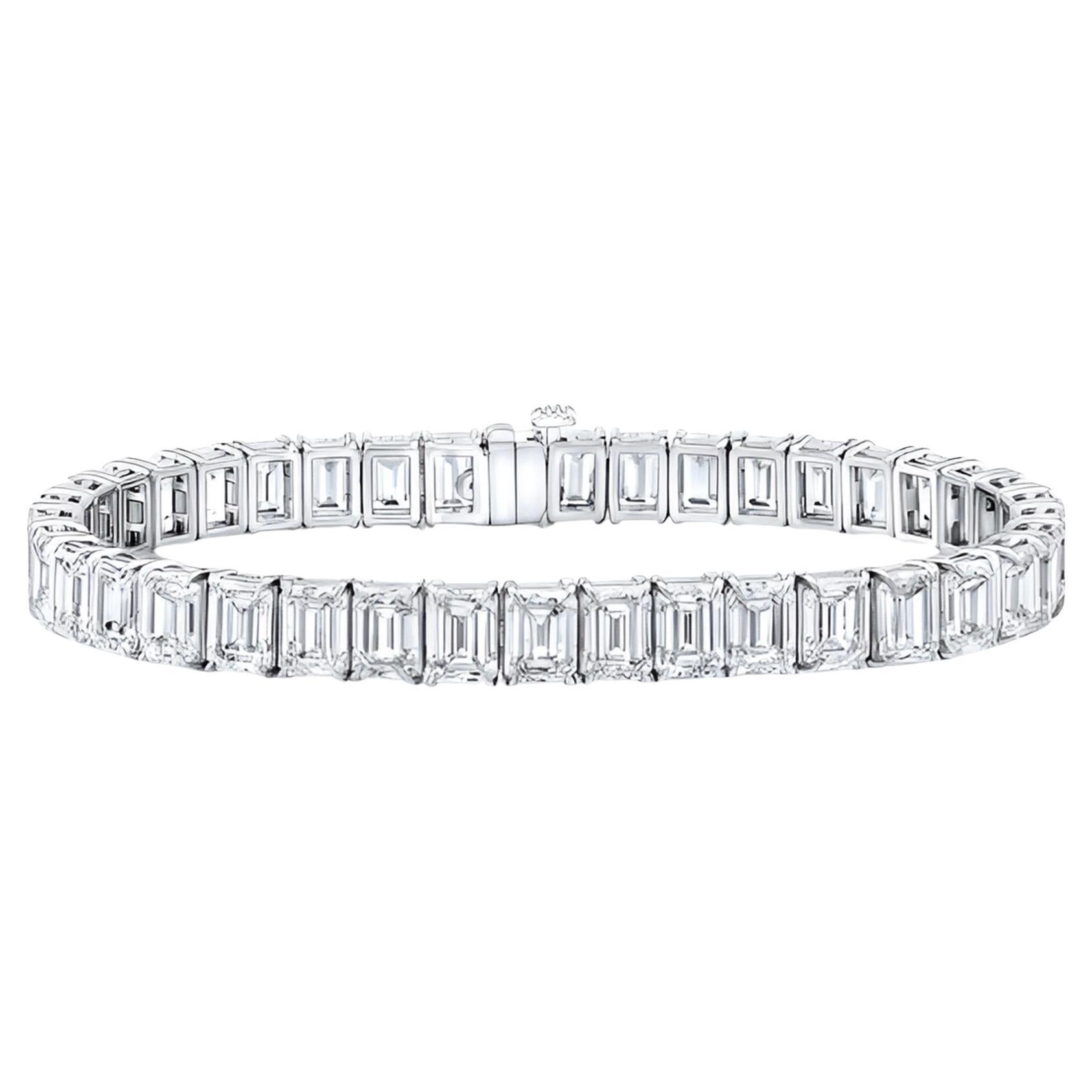 Bracciale Tennis in oro bianco 21 carati con diamanti taglio smeraldo