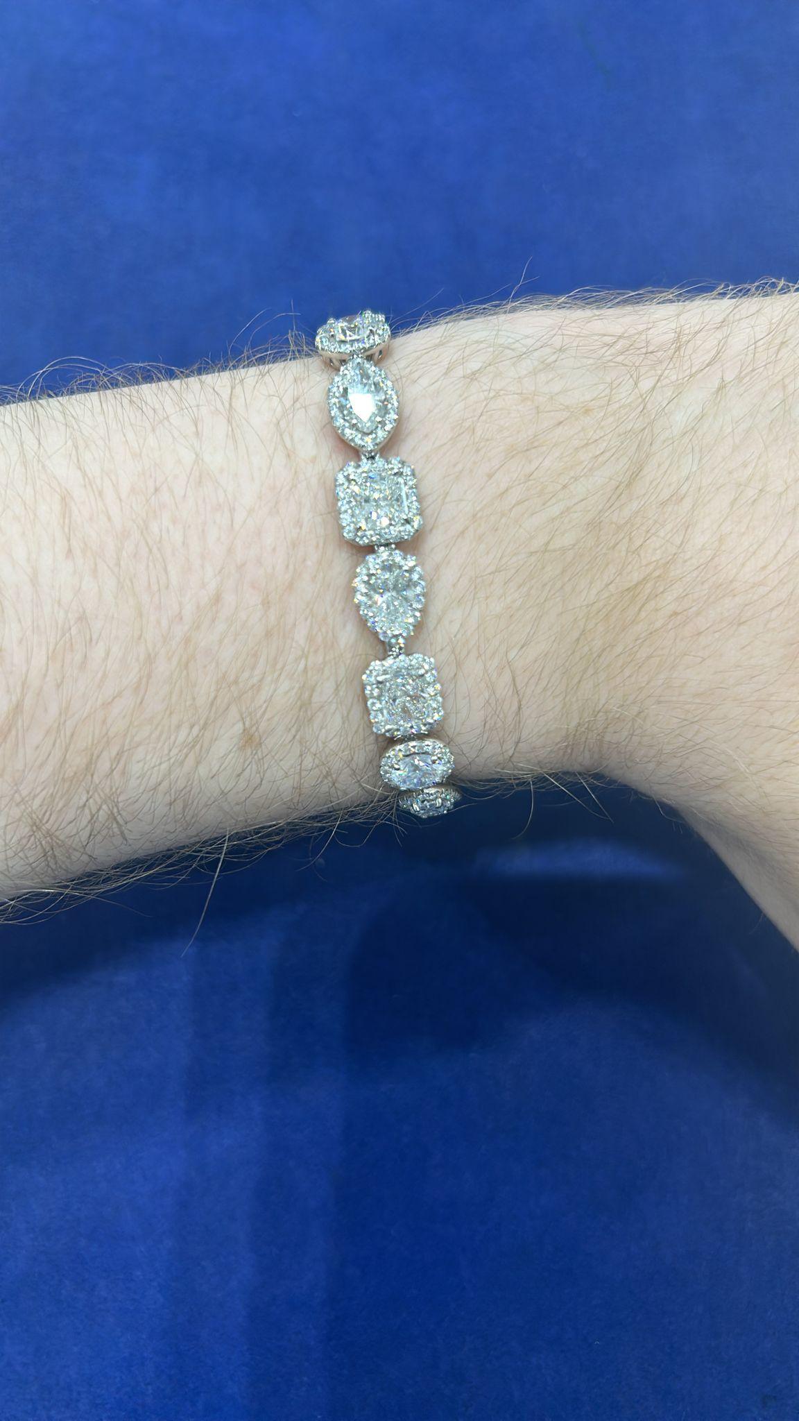 21 Carat Combine Mix Shape Diamond Bracelet Certified In New Condition For Sale In New York, NY