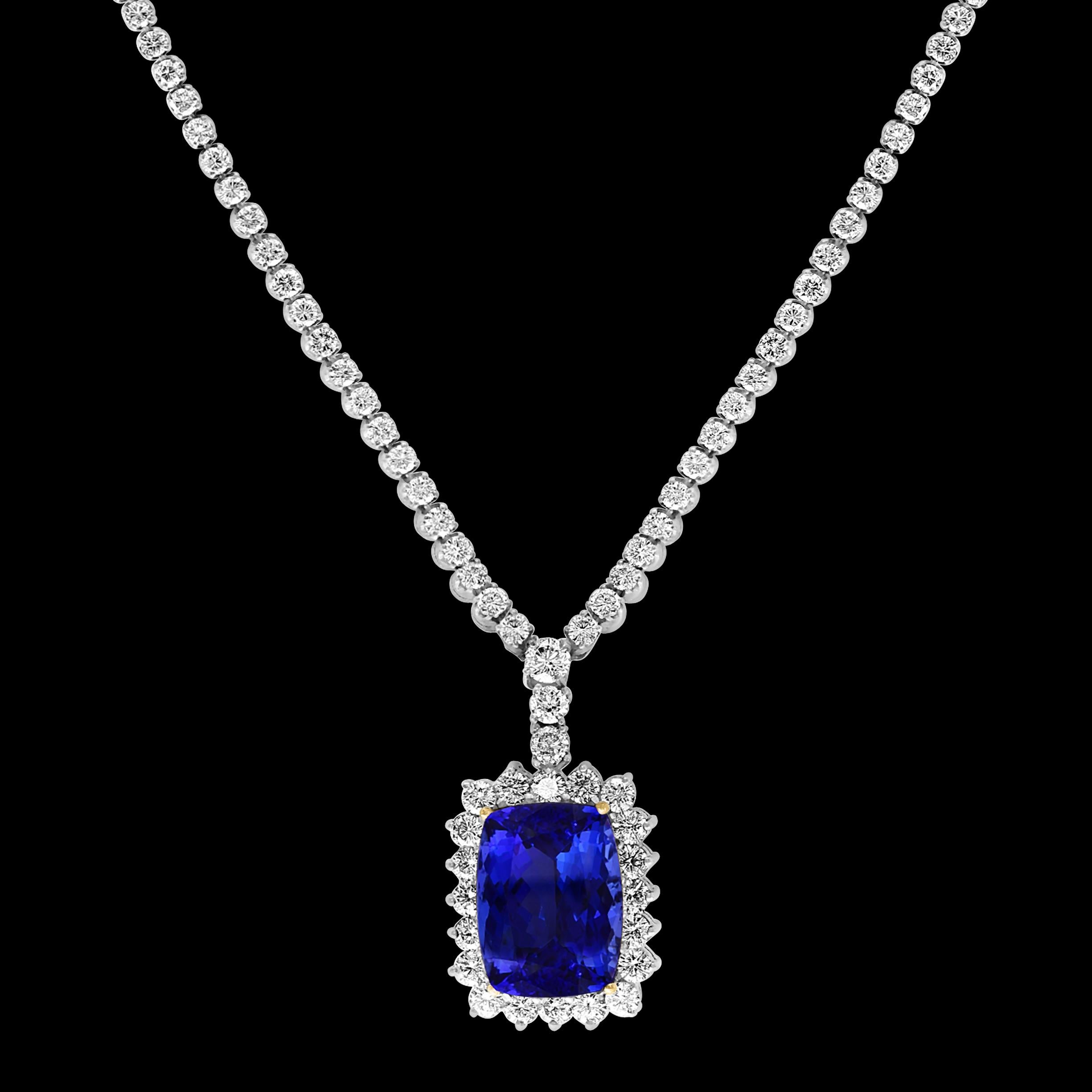 21 Carat Cushion-Cut AAA Tanzanite & 9.5 Ct Diamonds, Pendant Necklace  Estate In Excellent Condition For Sale In New York, NY