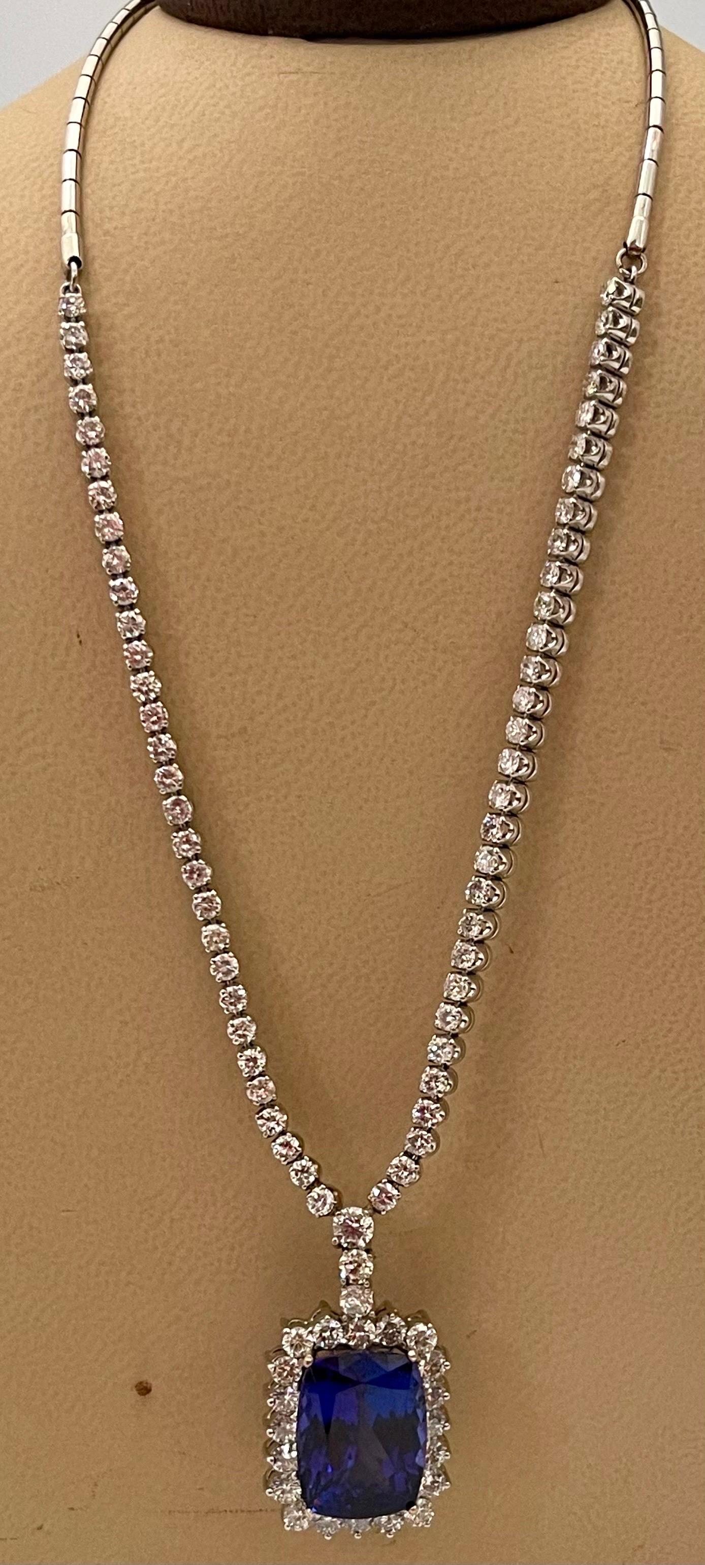 Women's 21 Carat Cushion-Cut AAA Tanzanite & 9.5 Ct Diamonds, Pendant Necklace  Estate For Sale