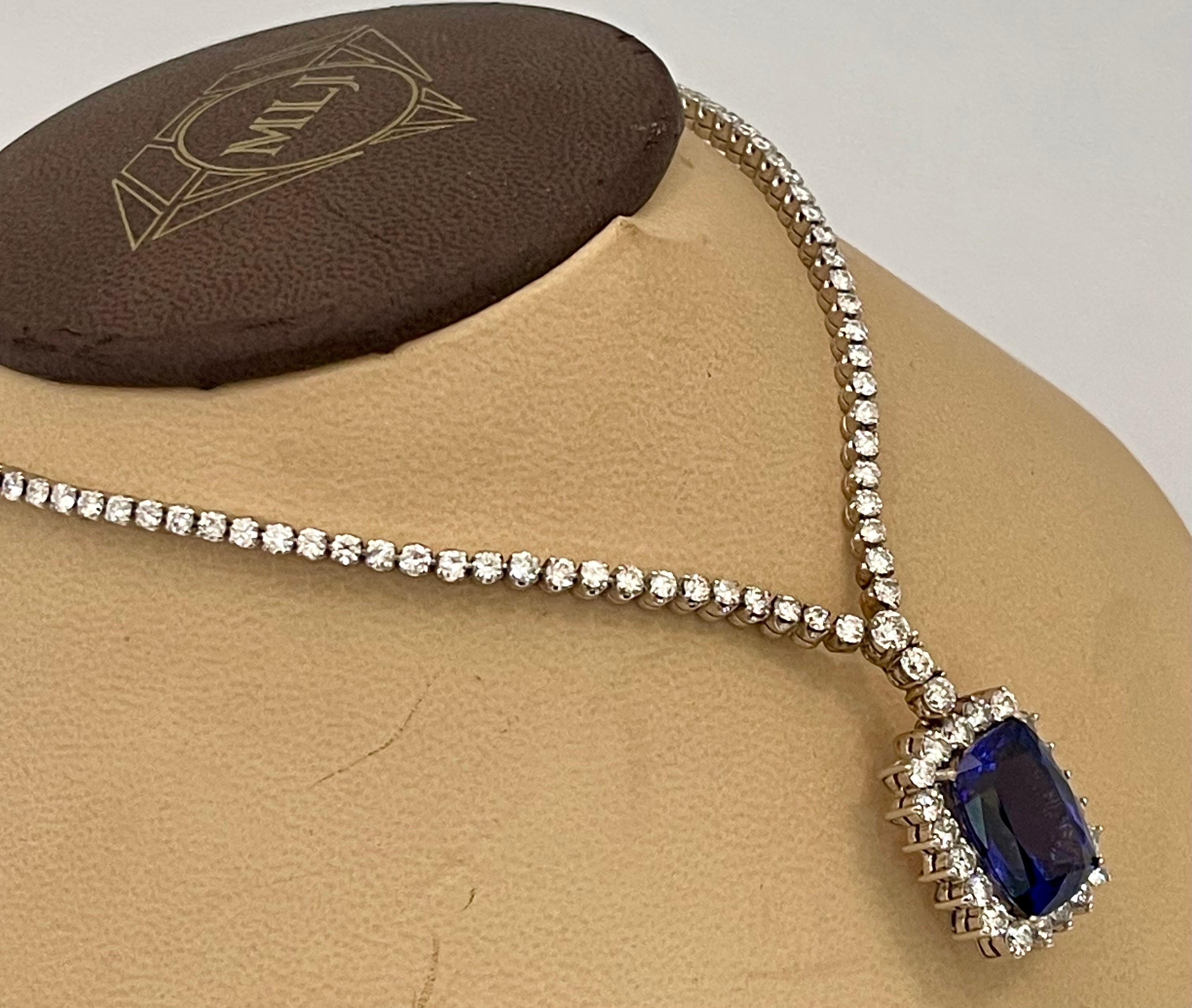 21 Carat Cushion-Cut AAA Tanzanite & 9.5 Ct Diamonds, Pendant Necklace  Estate For Sale 3