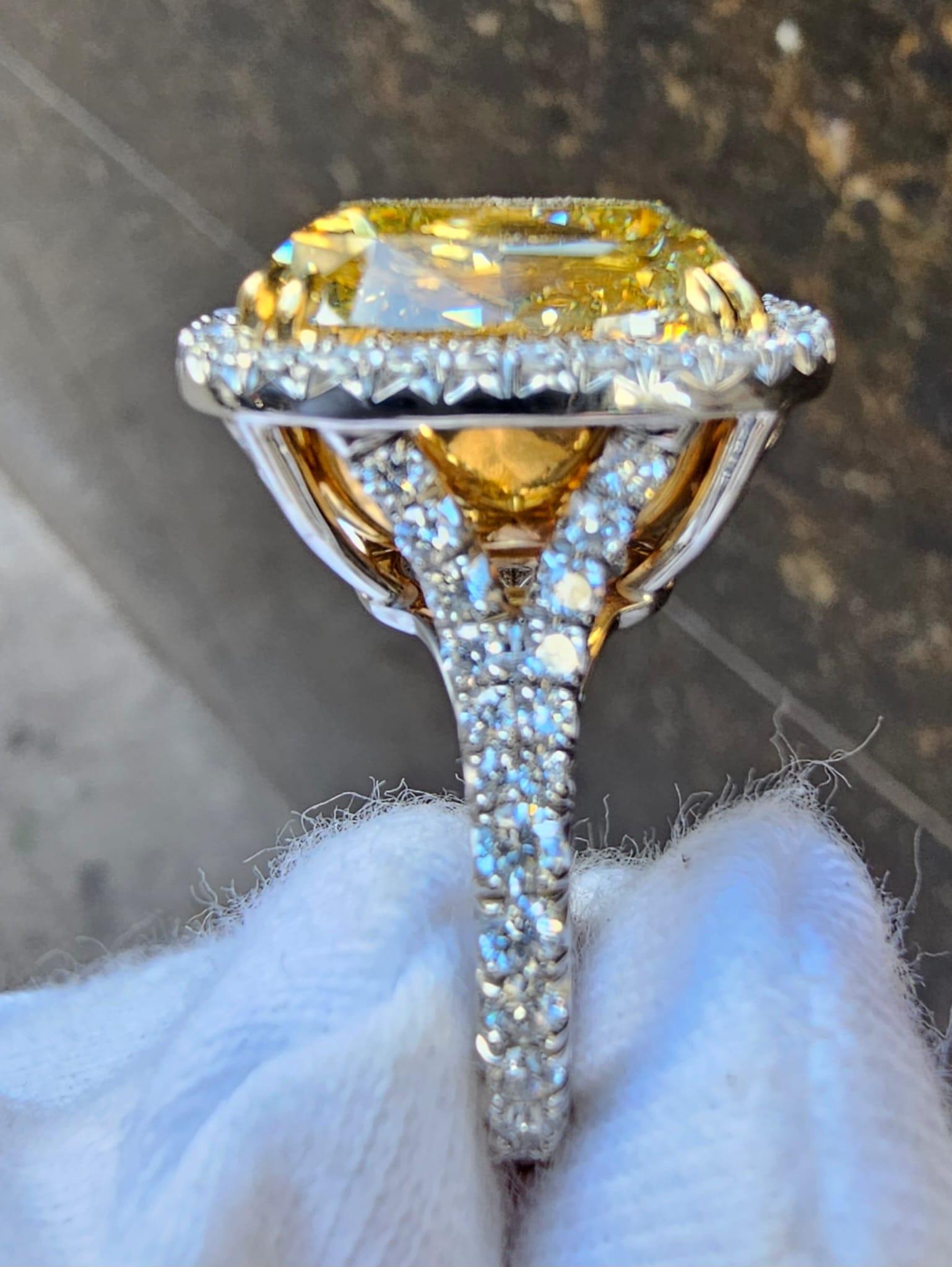 Bague de fiançailles diamant taille coussin de 21 carats brunâtre vertâtre jaune fantaisie SI1 Neuf - En vente à New York, NY