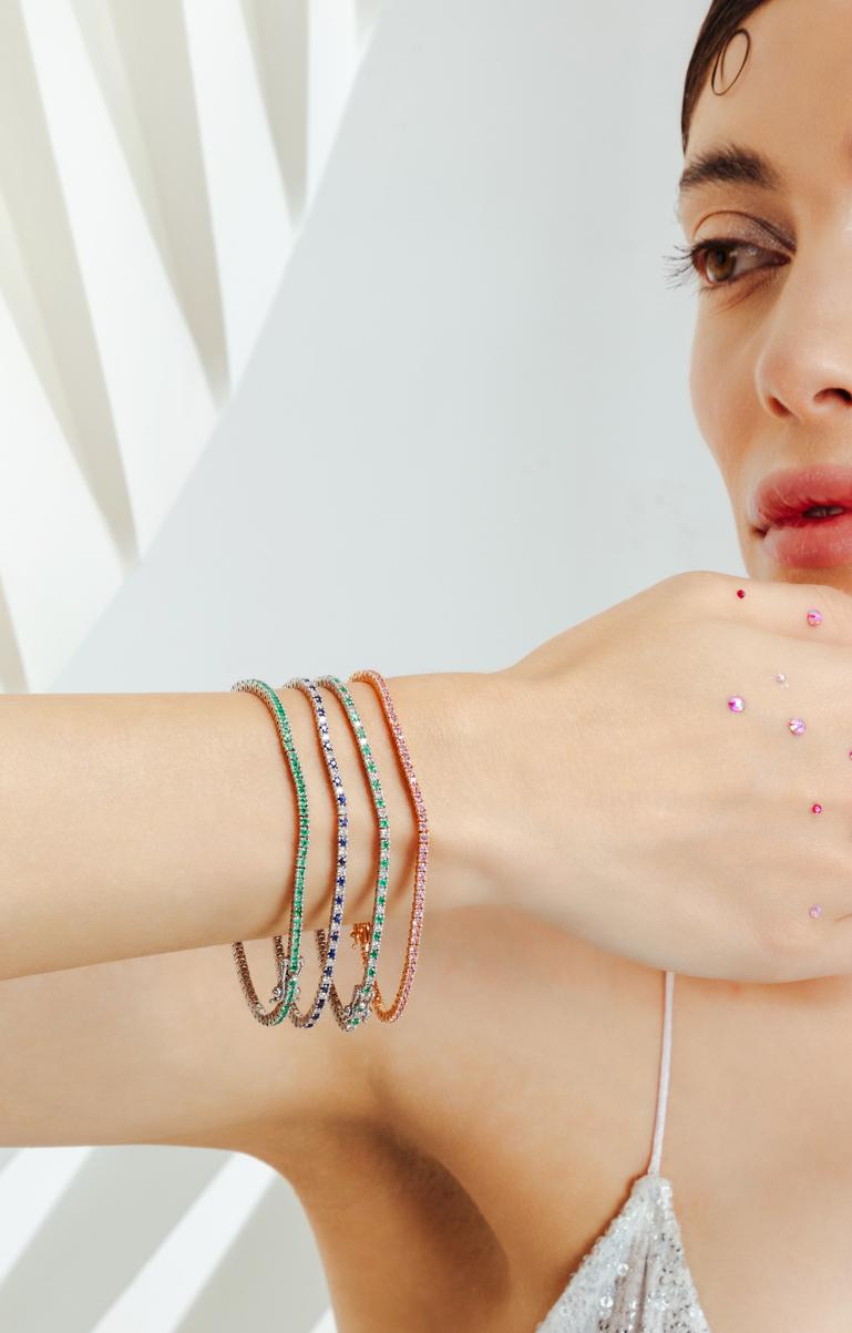 Bracciale tennis elegante con smeraldo di maggio da 2,1 carati in oro bianco 18 carati in vendita 1