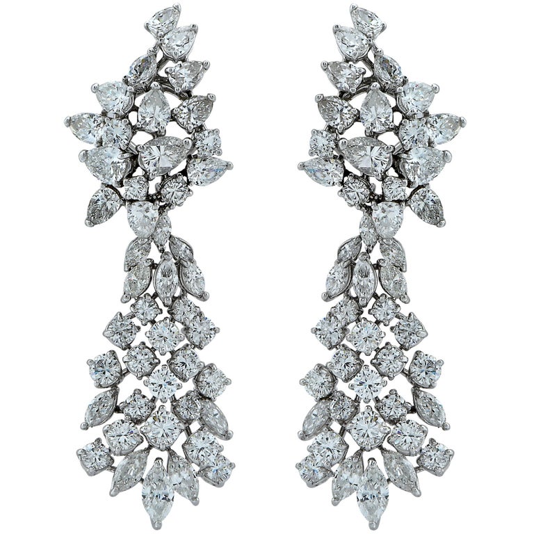 21 Carat Diamond Dangle Earrings For Sale at 1stdibs
