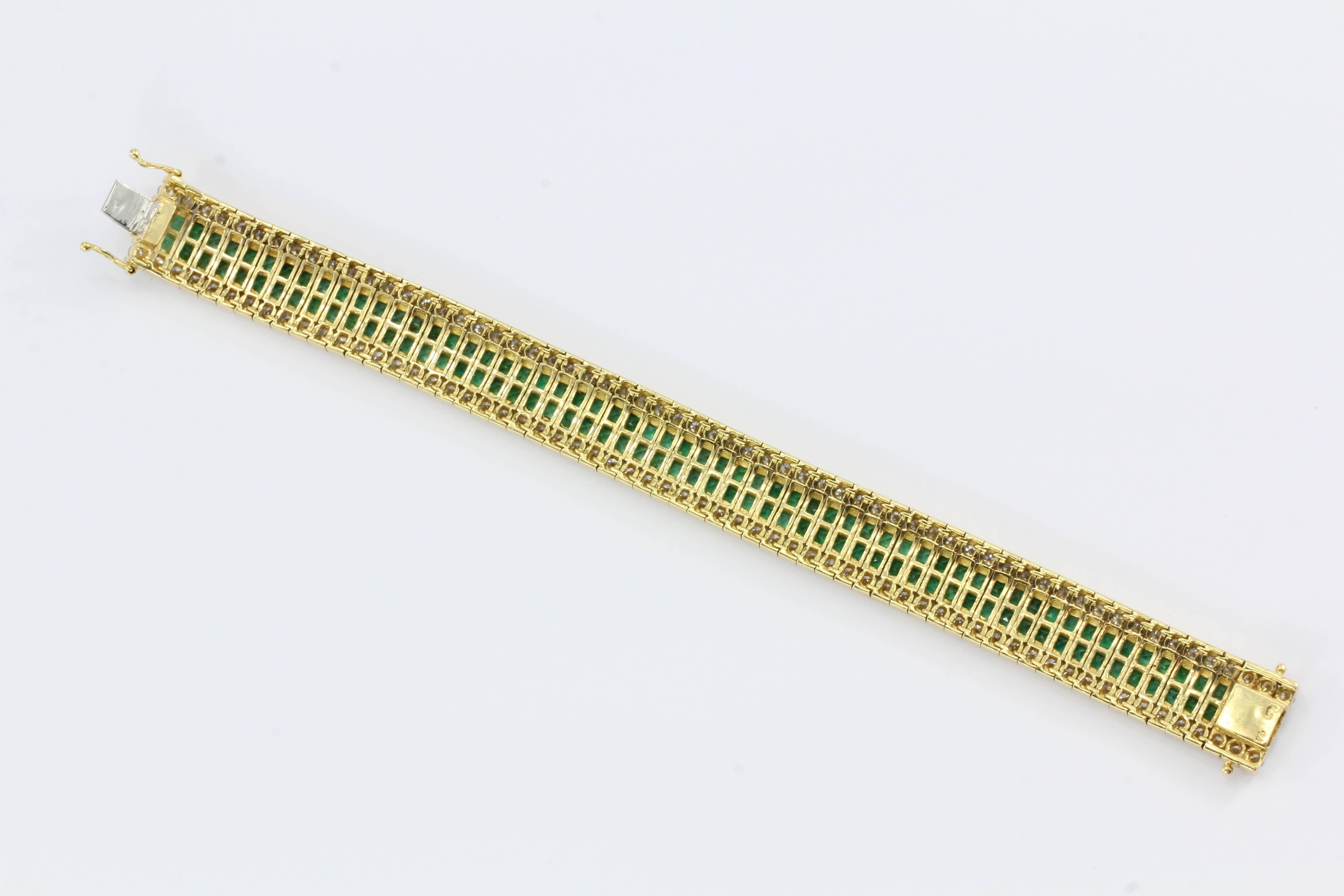 21 Carat Diamonds Emerald Yellow Gold Tennis Bracelet In Excellent Condition In Cape May, NJ