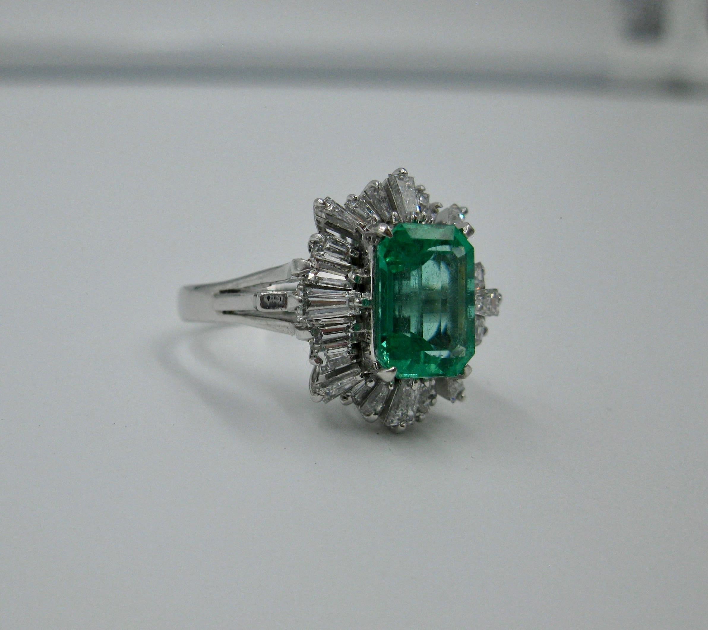 2.1 Carat Emerald Diamond Platinum Cocktail Ring In Excellent Condition For Sale In New York, NY