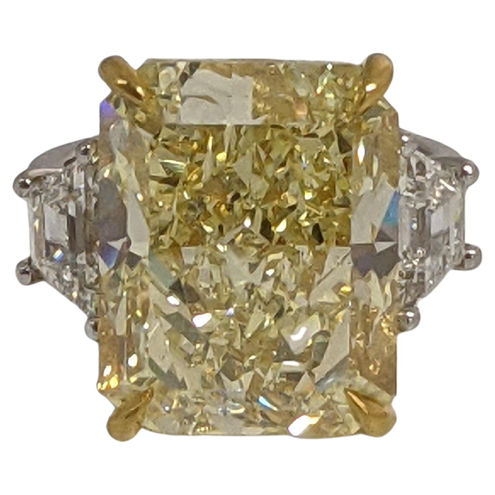 21 carat Fancy Yellow Radiant Cut Diamod Ring GIA VS2 